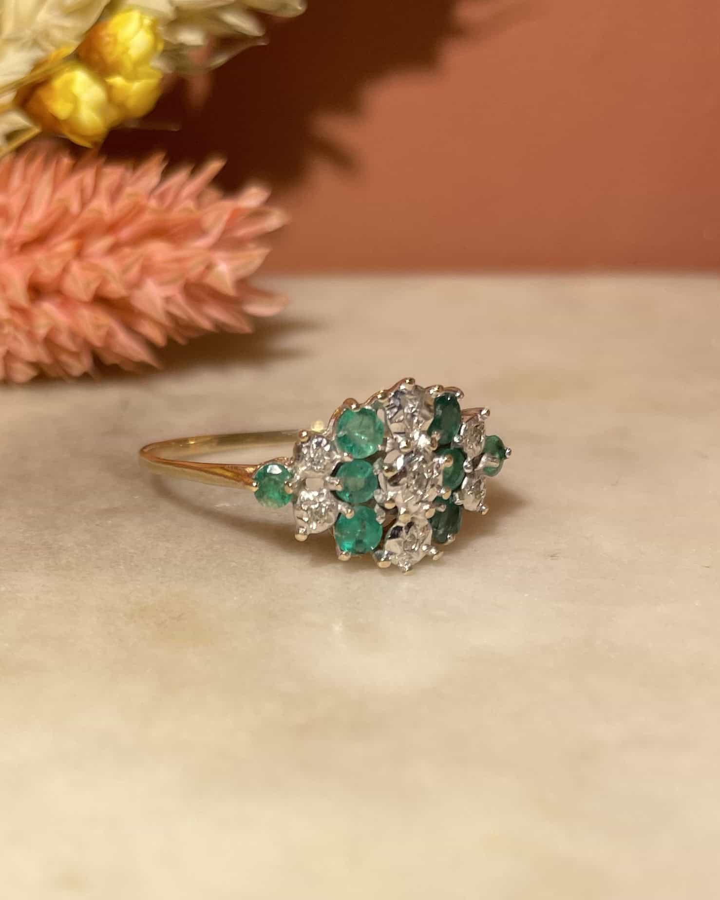 Bague Rivière Émeraudes 0.40 carat &amp; Diamants &quot;Shelly&quot; - Elliade Paris
