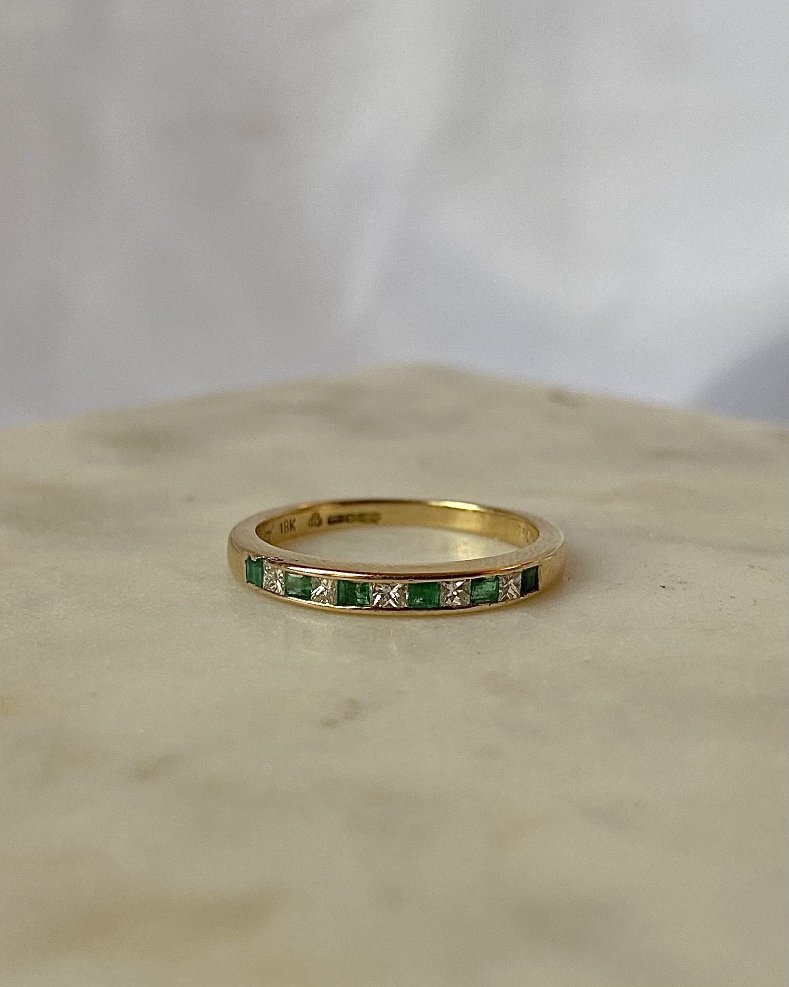 Bague rivière émeraudes &amp; diamants "Marie" - Elliade Paris