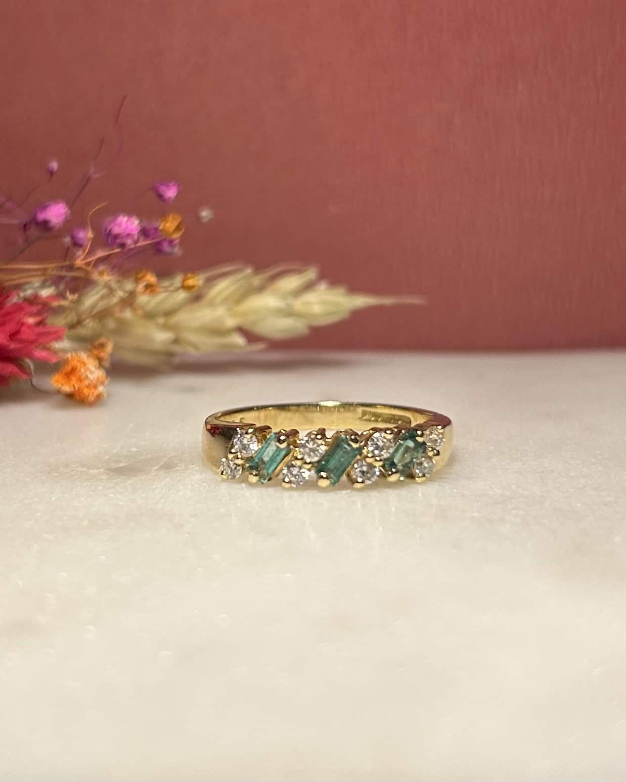 Bague Rivière Emeraudes &amp; Diamants &quot;Mayssa&quot; - Elliade Paris