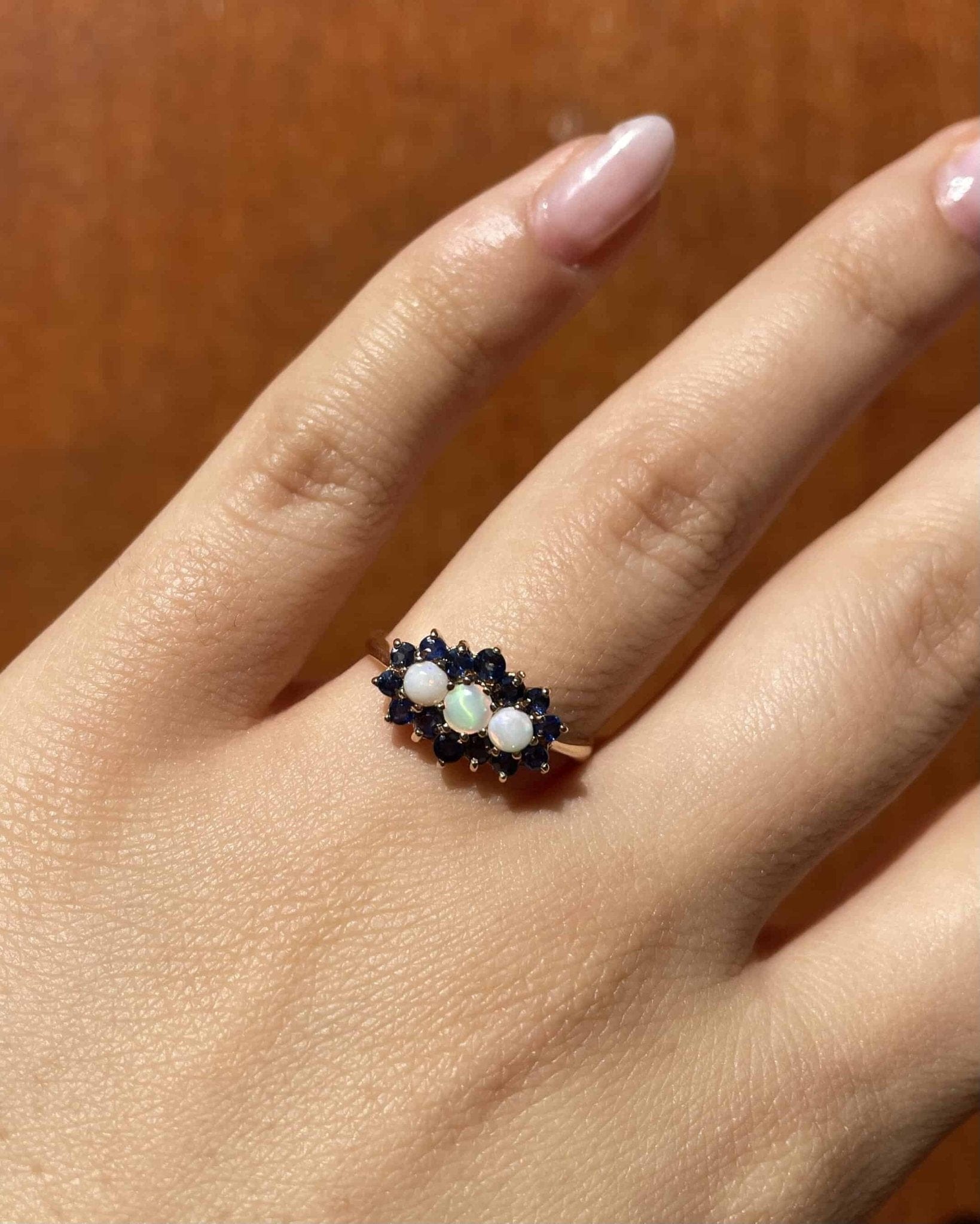 Bague Rivière Fleur Opales &amp; Saphirs "Milou" - Elliade Paris