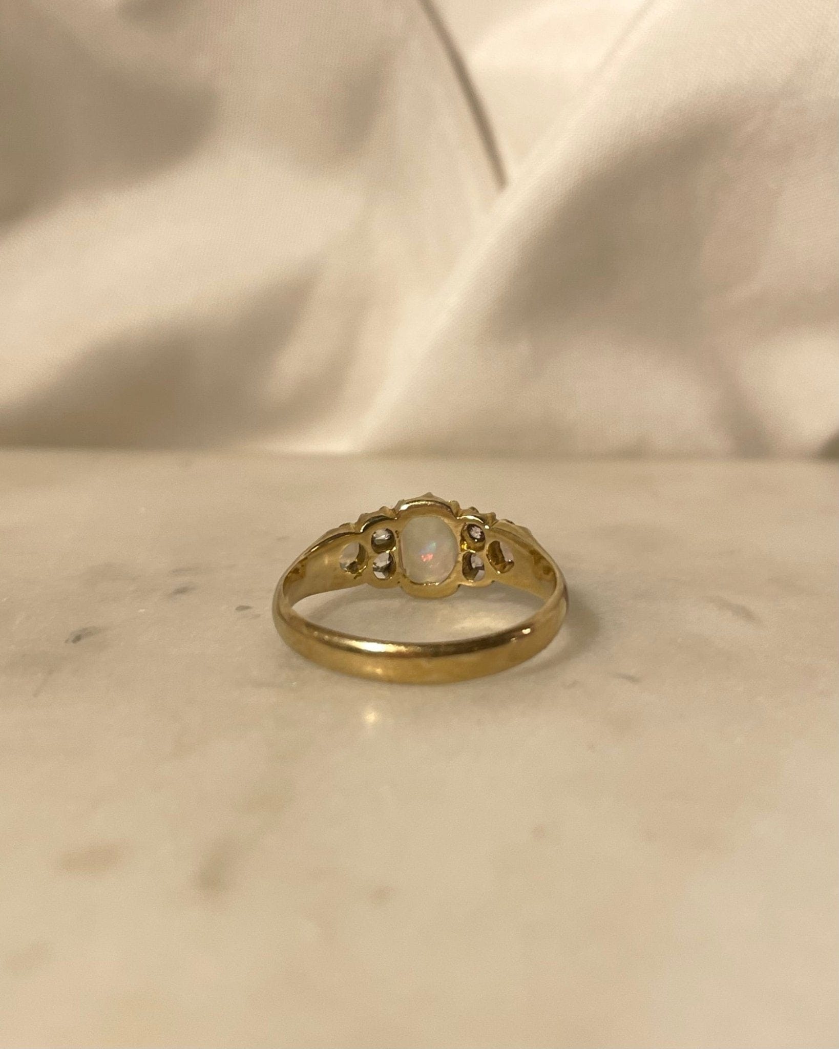 Bague Rivière Opales 0.50 carat &amp; Diamants "Astrid" - Elliade Paris