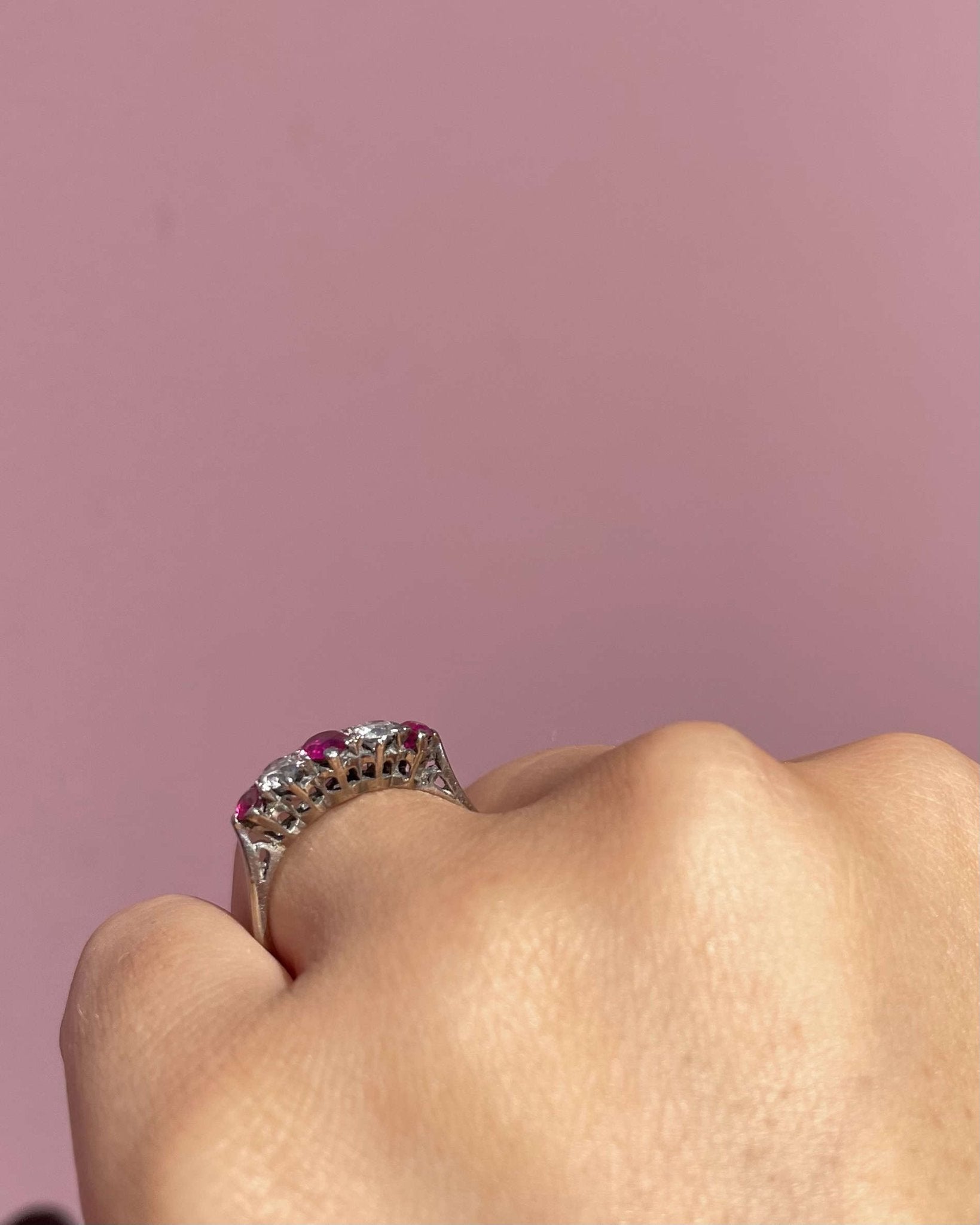 Bague Rivière Rubis 0.50 carat &amp; Diamants 0.30 carat "Yessenia" - Elliade Paris