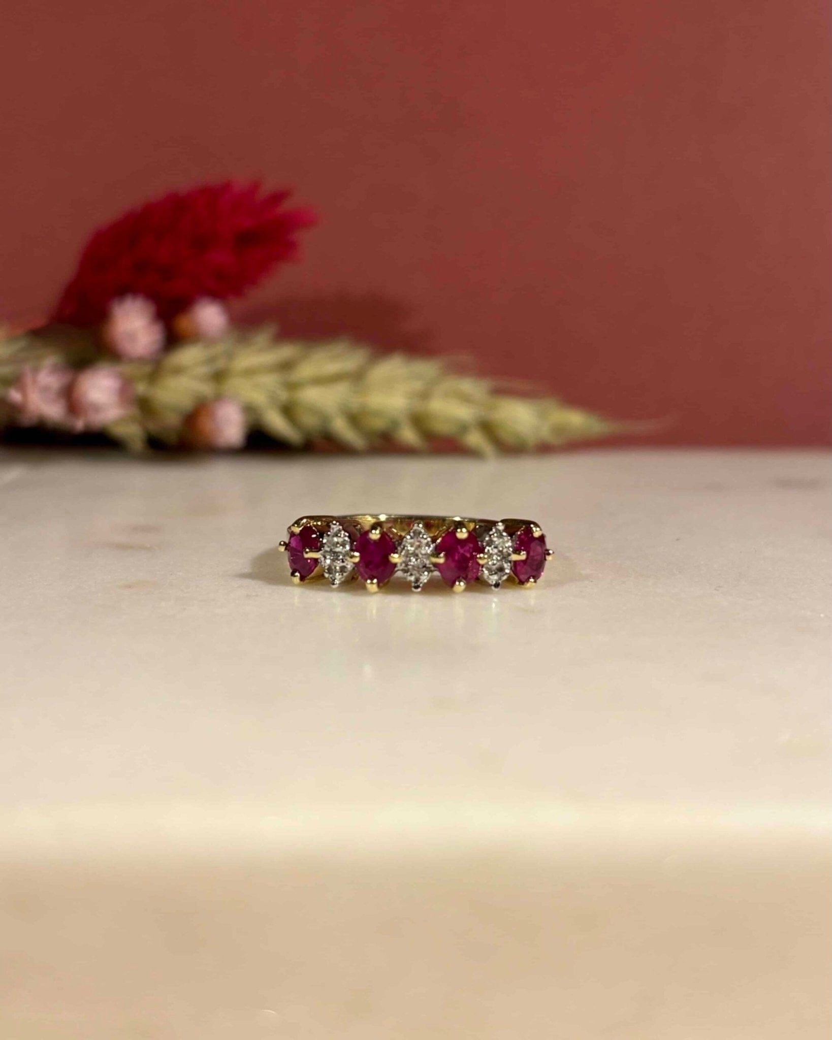 Bague Rivière Rubis 0.68 carat &amp; Diamants "Vania" - Elliade Paris