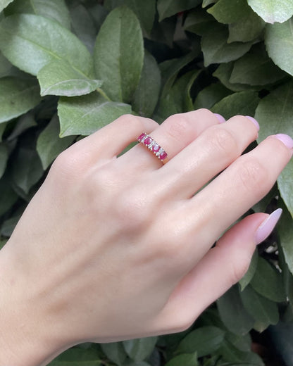Bague Rivière Rubis 0.80 Carat &amp; 6 Diamants &quot;Neoma&quot; - Elliade Paris