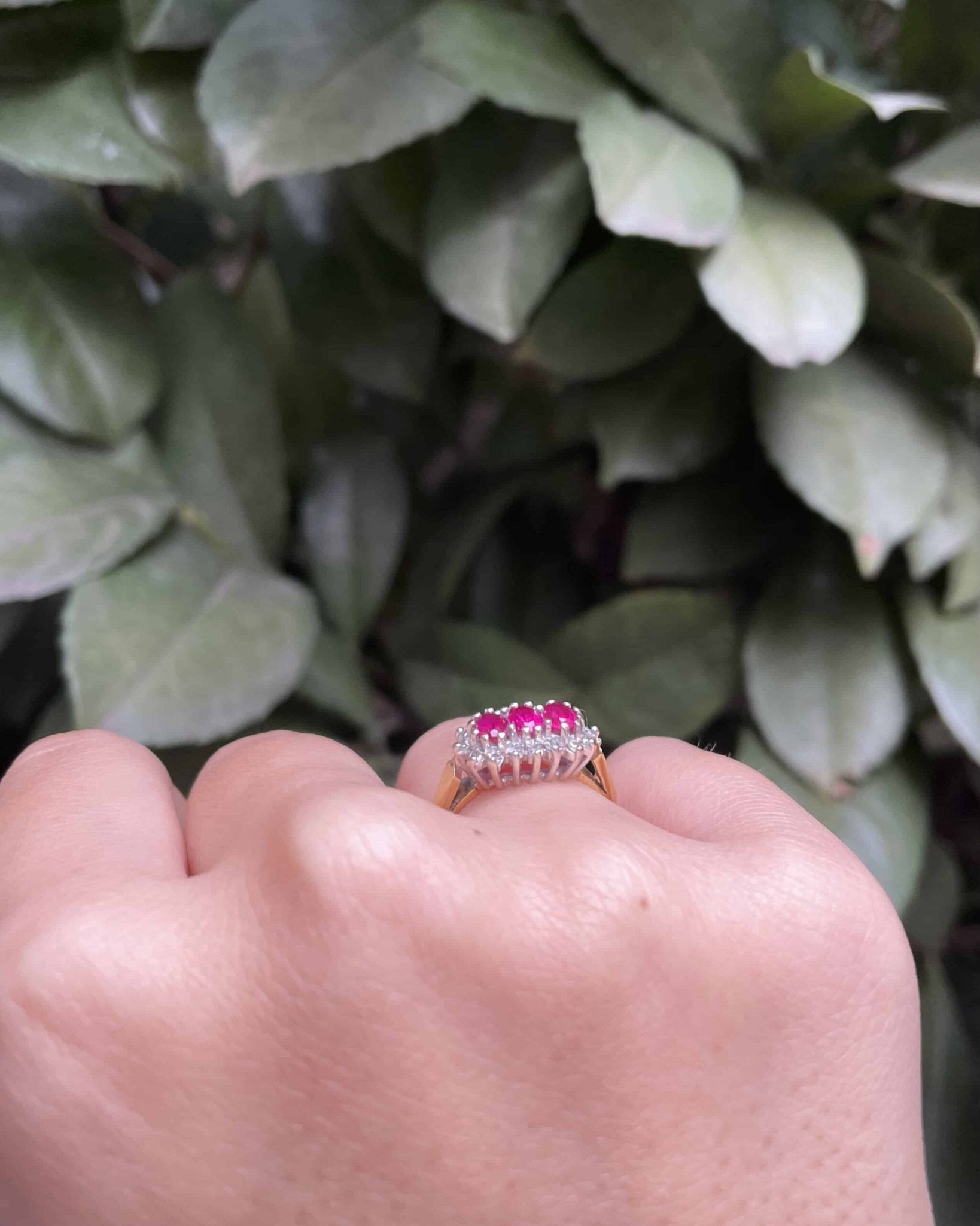 Bague Rivière Rubis 0.90 Carat &amp; 16 Diamants &quot;Riley&quot; - Elliade Paris