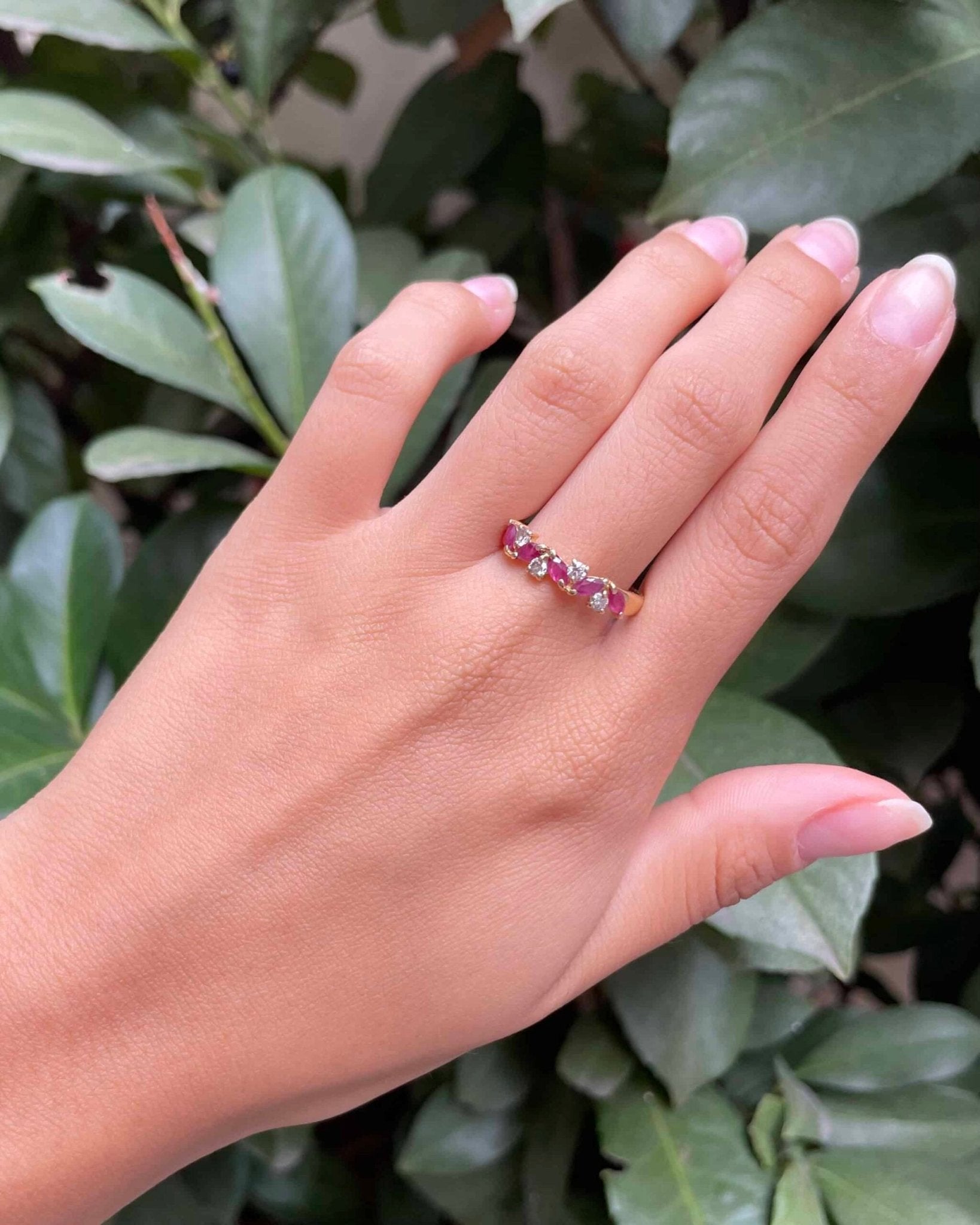 Bague Rivière Rubis &amp; Diamants "Clarita" - Elliade Paris