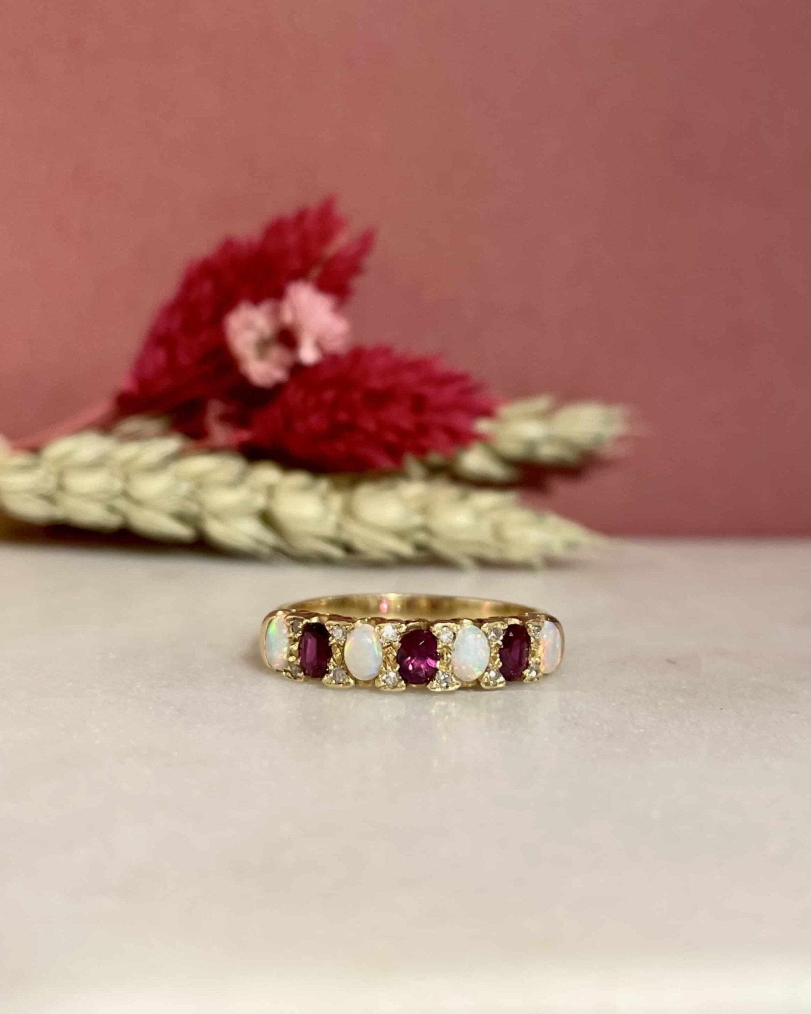 Bague Rivière Rubis &amp; Opales &amp; Diamants "Gemma" - Elliade Paris