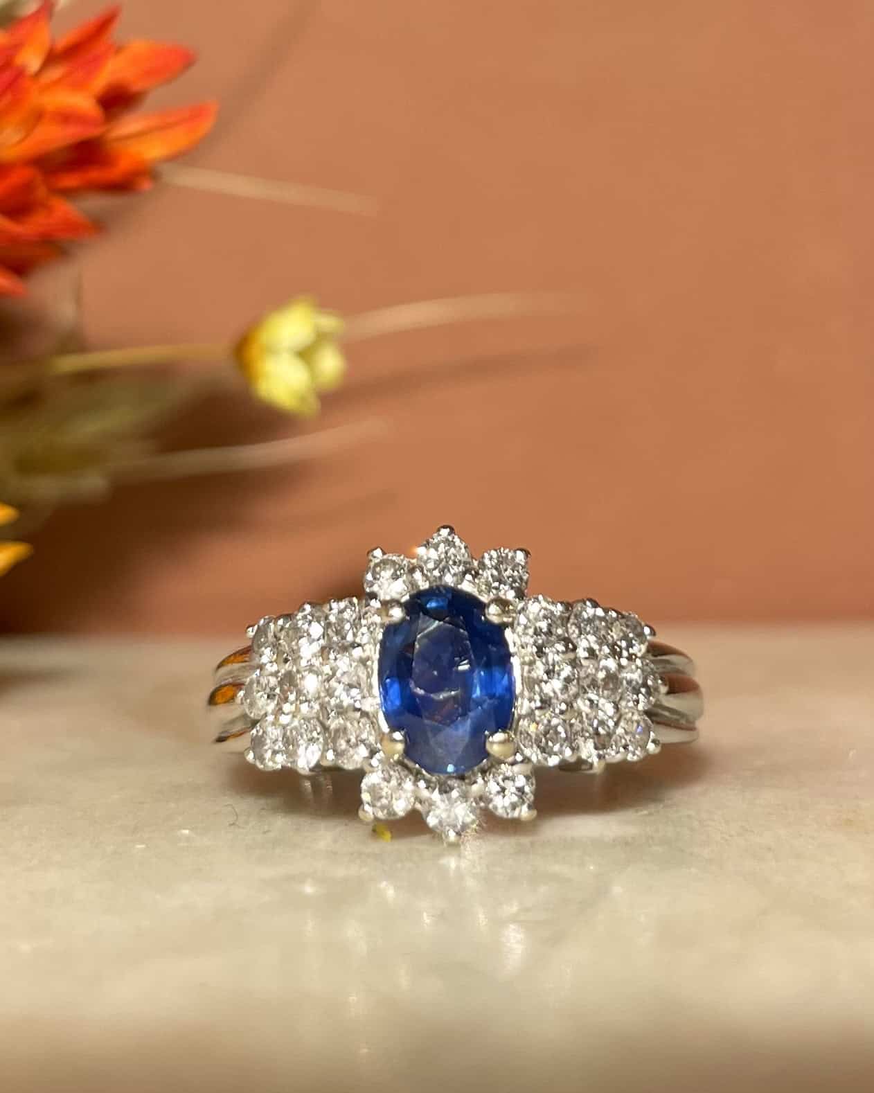 Bague Rivière Saphir 0.90 Carat &amp; 24 Diamants "Jezebel" - Elliade Paris