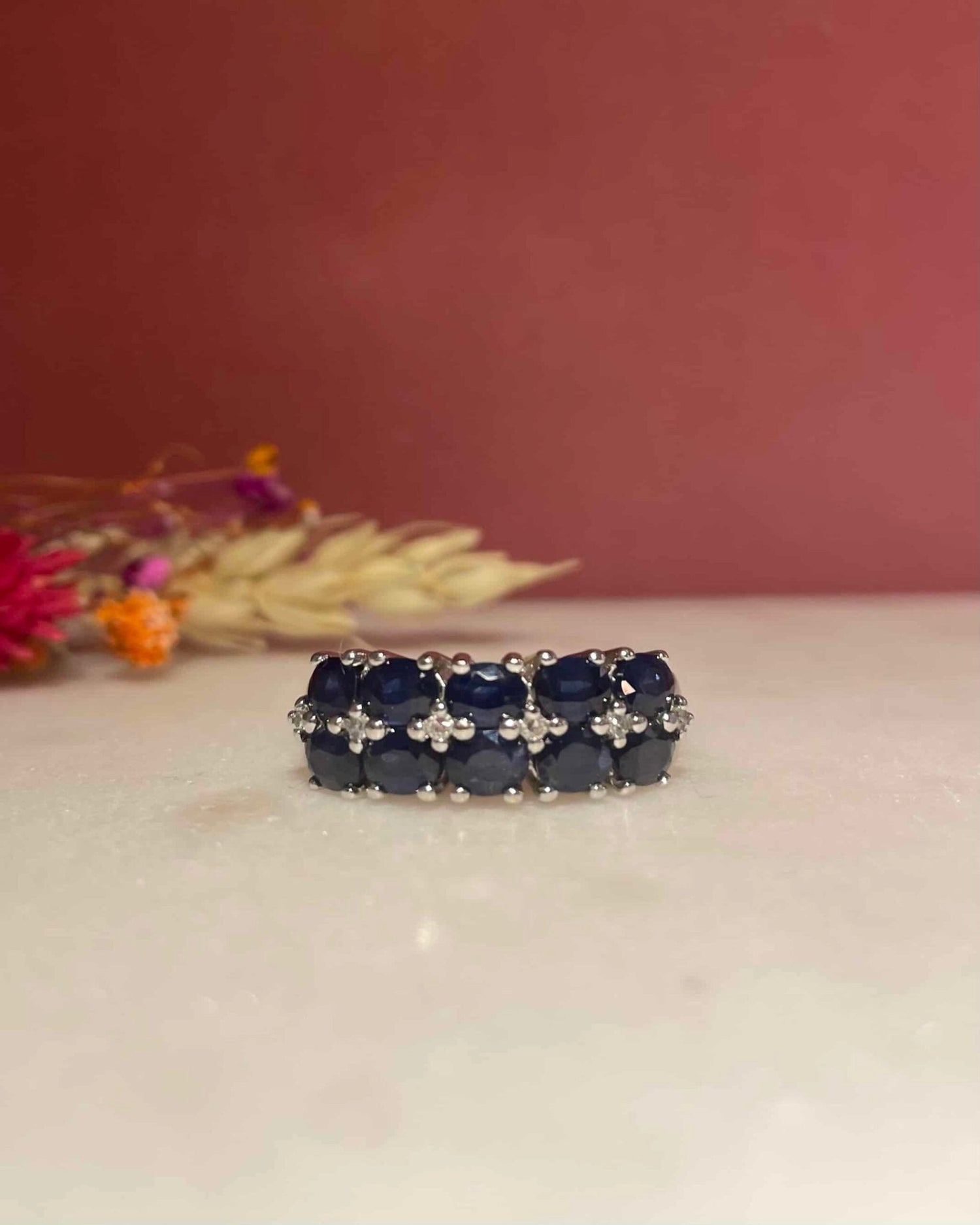 Bague Rivière Saphirs 3.50 carats &amp; Diamants &quot;Saule&quot; - Elliade Paris