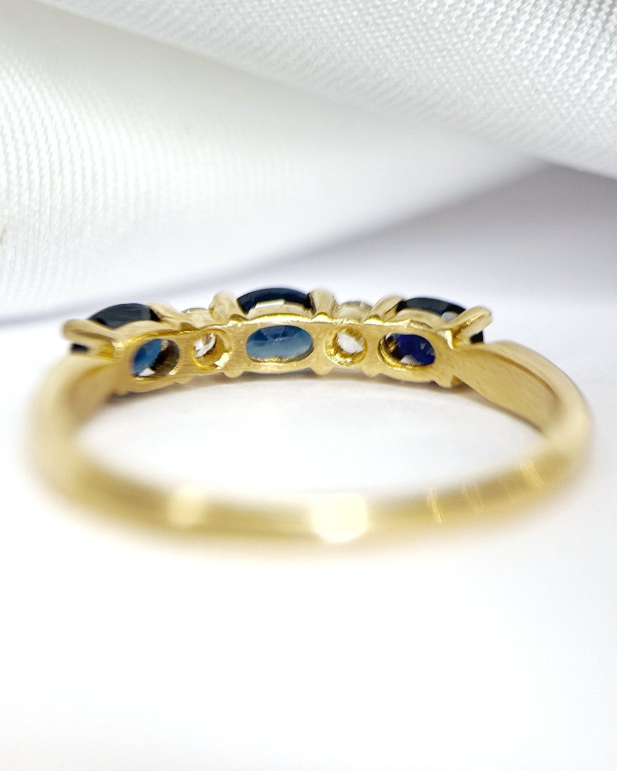 Bague Rivière Saphirs &amp; Diamants "Lisandre" - Elliade Paris