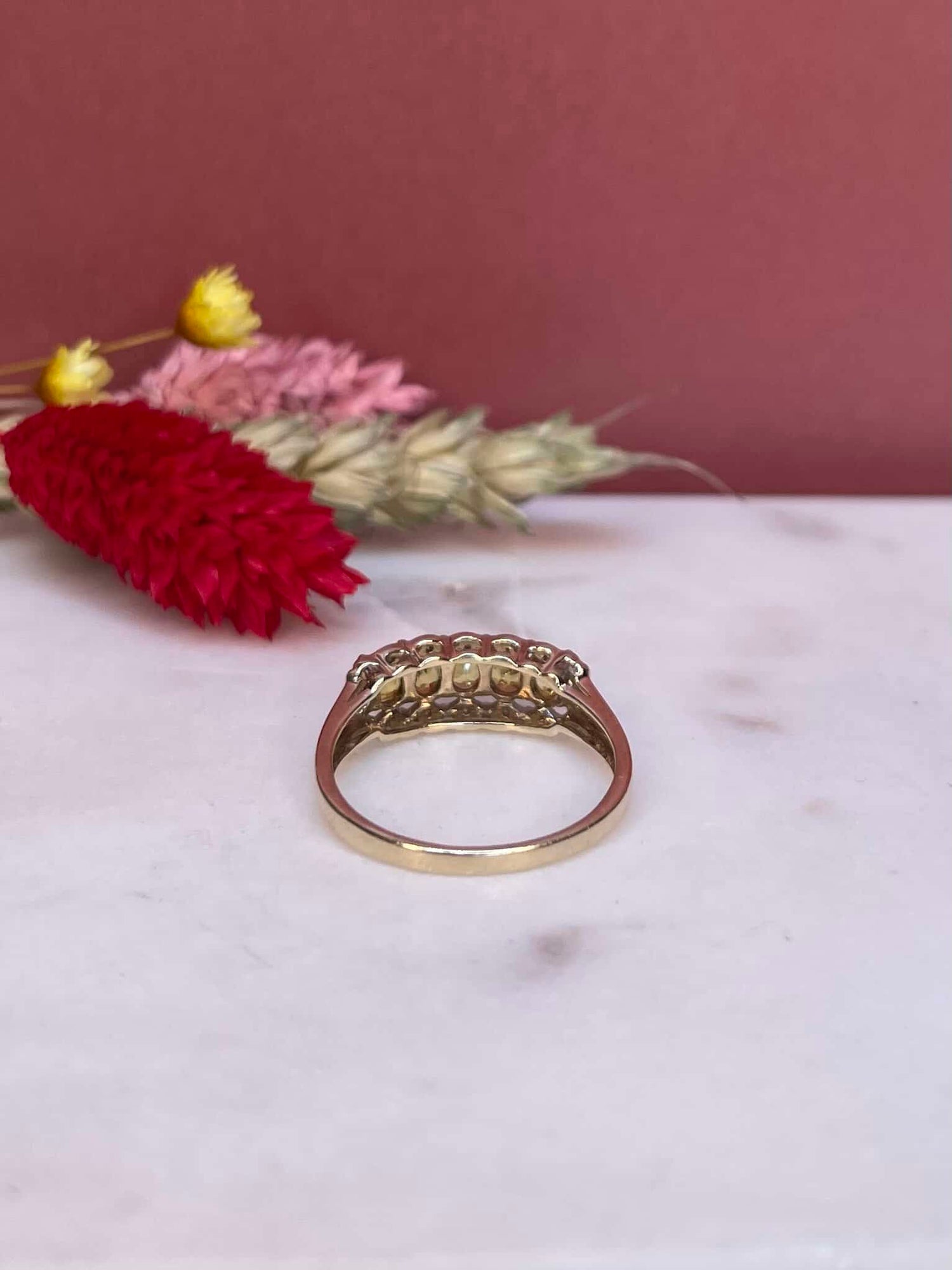 Bague Rivière Saphirs Jaunes &amp; Diamants &quot;Ophélie&quot; - Elliade Paris