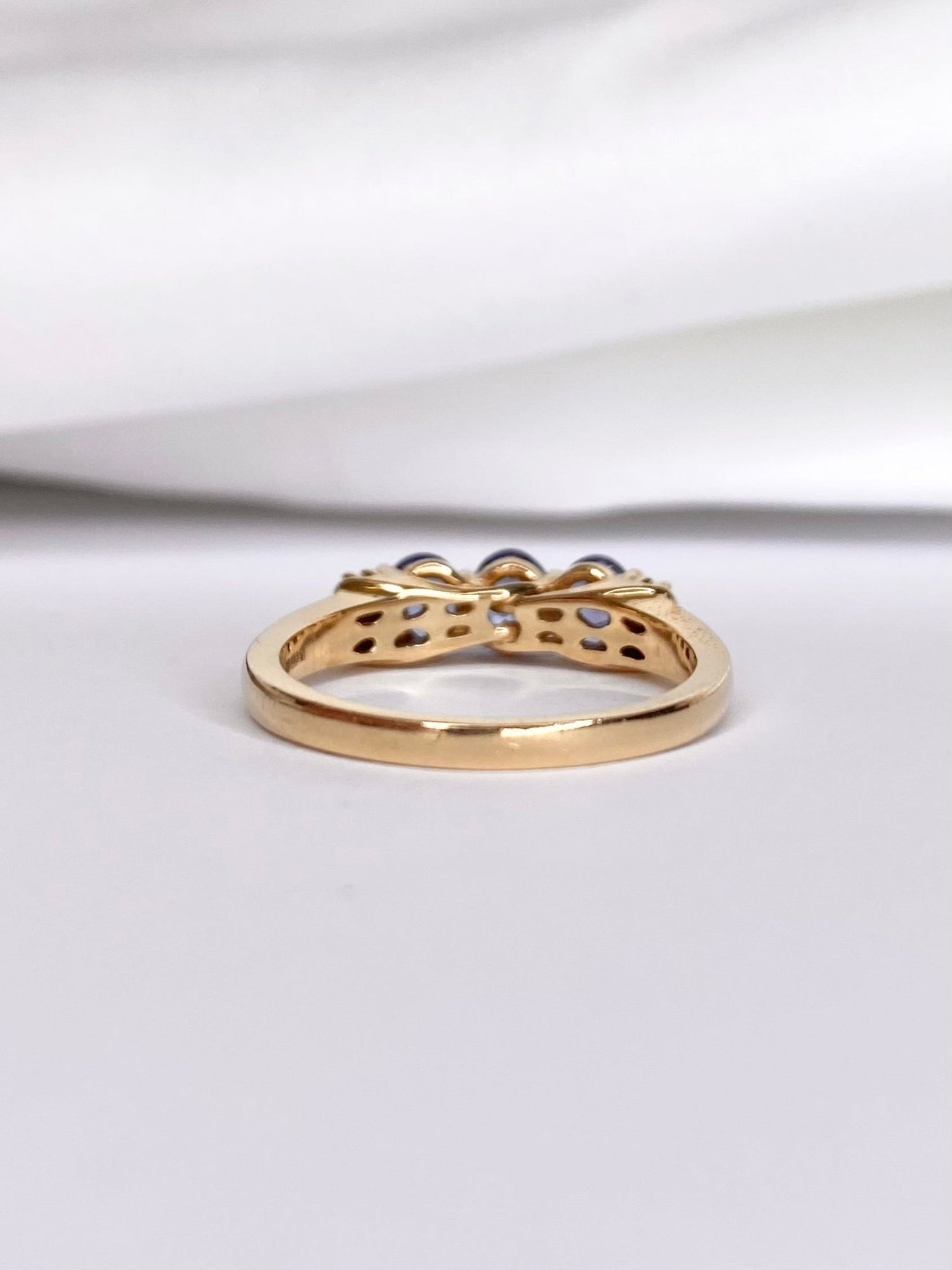 Bague Rivière Tanzanites 0.80 carat &amp; Diamants "Iliana" - Elliade Paris