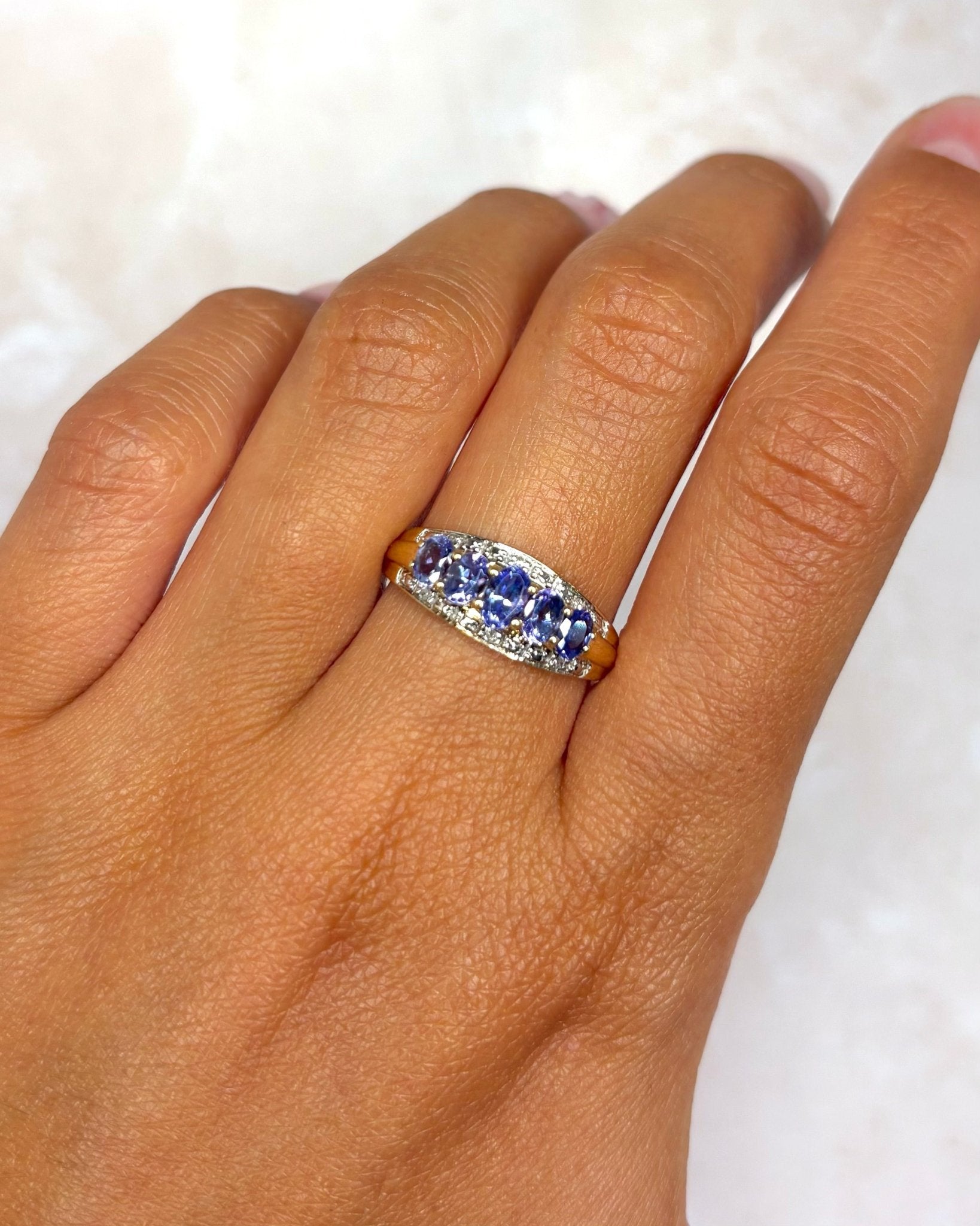 Bague Rivière Tanzanites 1 carat &amp; Diamants "Vivianne" - Elliade Paris