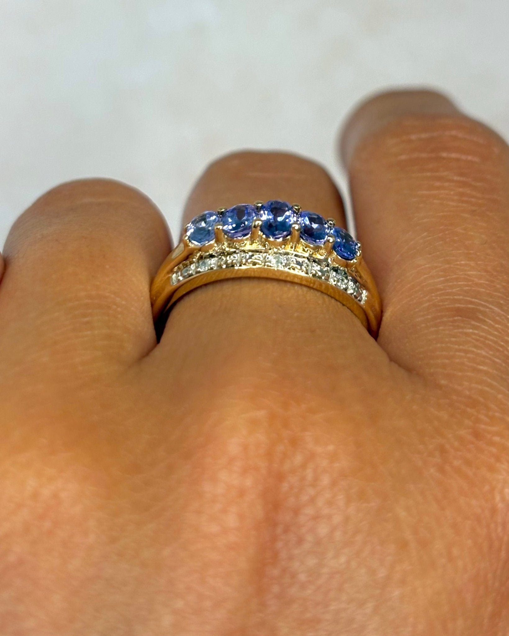 Bague Rivière Tanzanites 1 carat &amp; Diamants "Vivianne" - Elliade Paris
