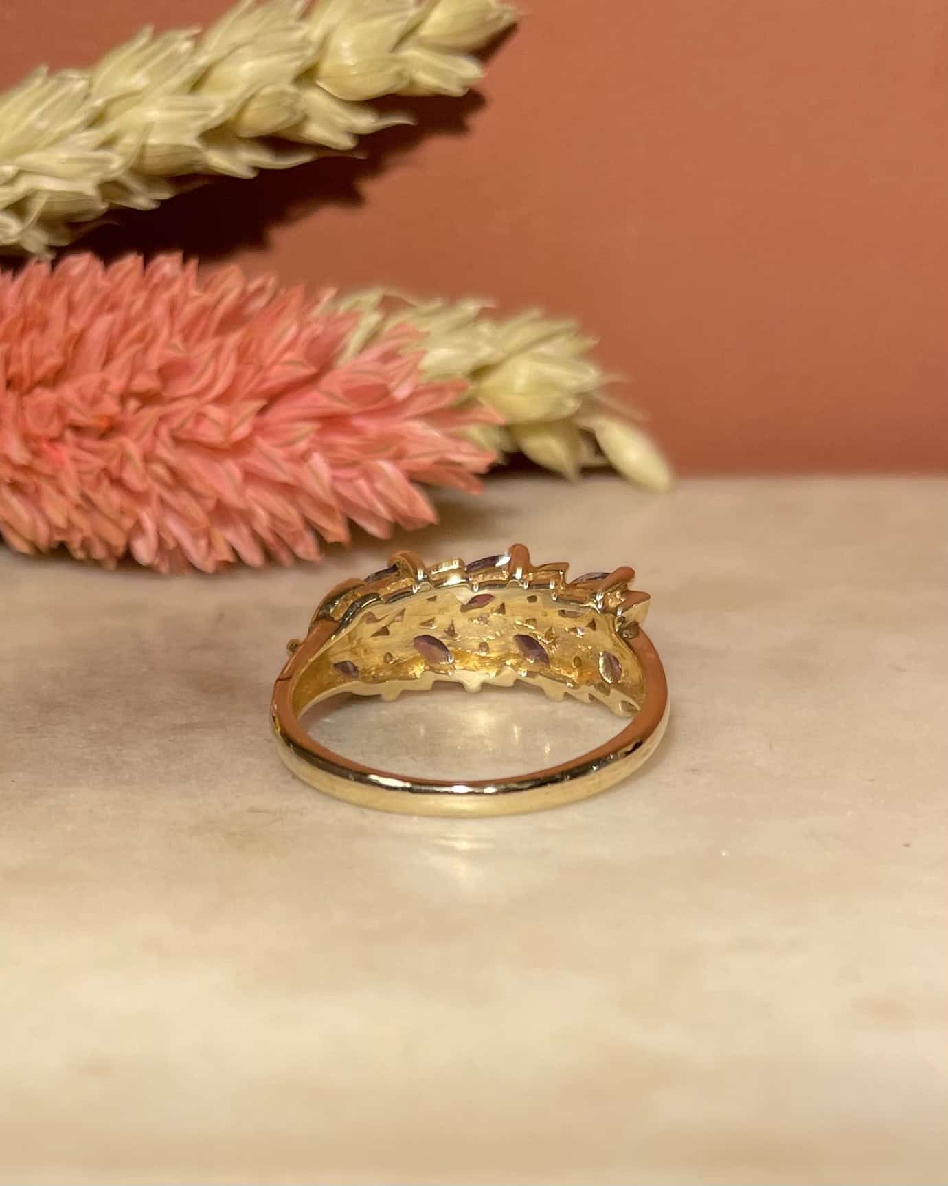 Bague Rivière Tanzanites &amp; Diamants &quot;Maëlys&quot; - Elliade Paris