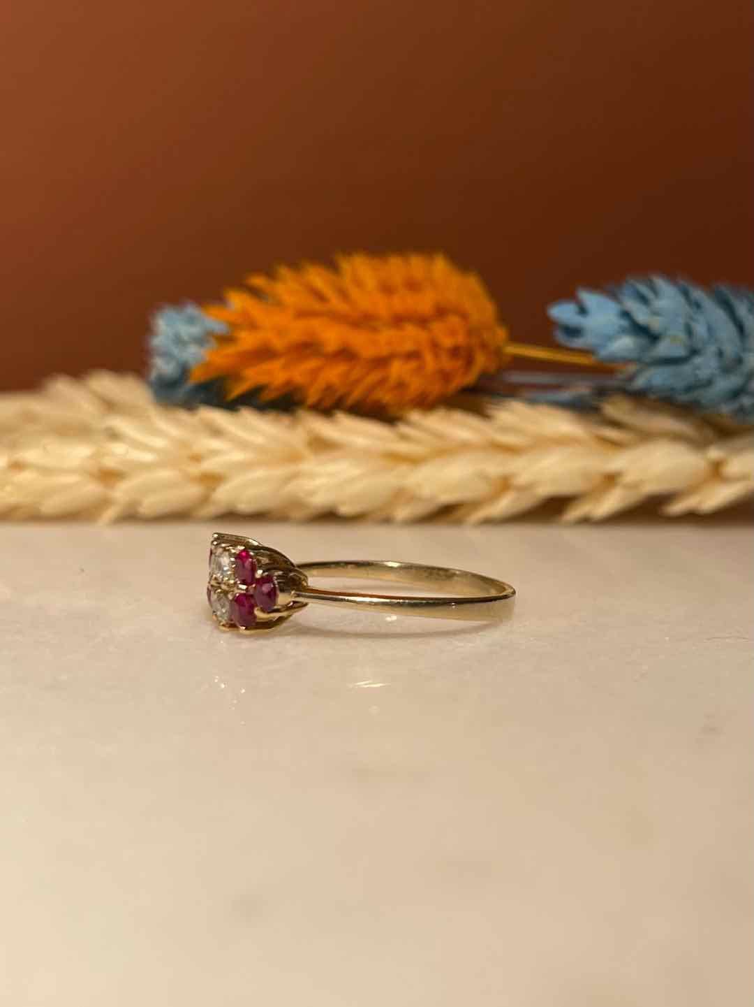 Bague Rivière Vintage Rubis &amp; Diamants "Yara" - Elliade Paris