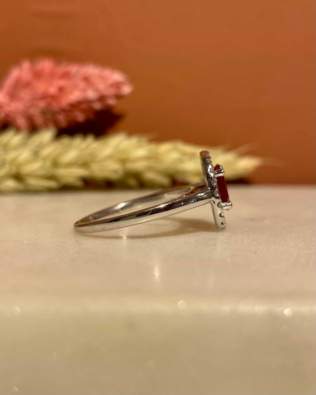 Bague Style Art-Déco Marguerite Rubis et 20 Diamants &quot;Slovène&quot;