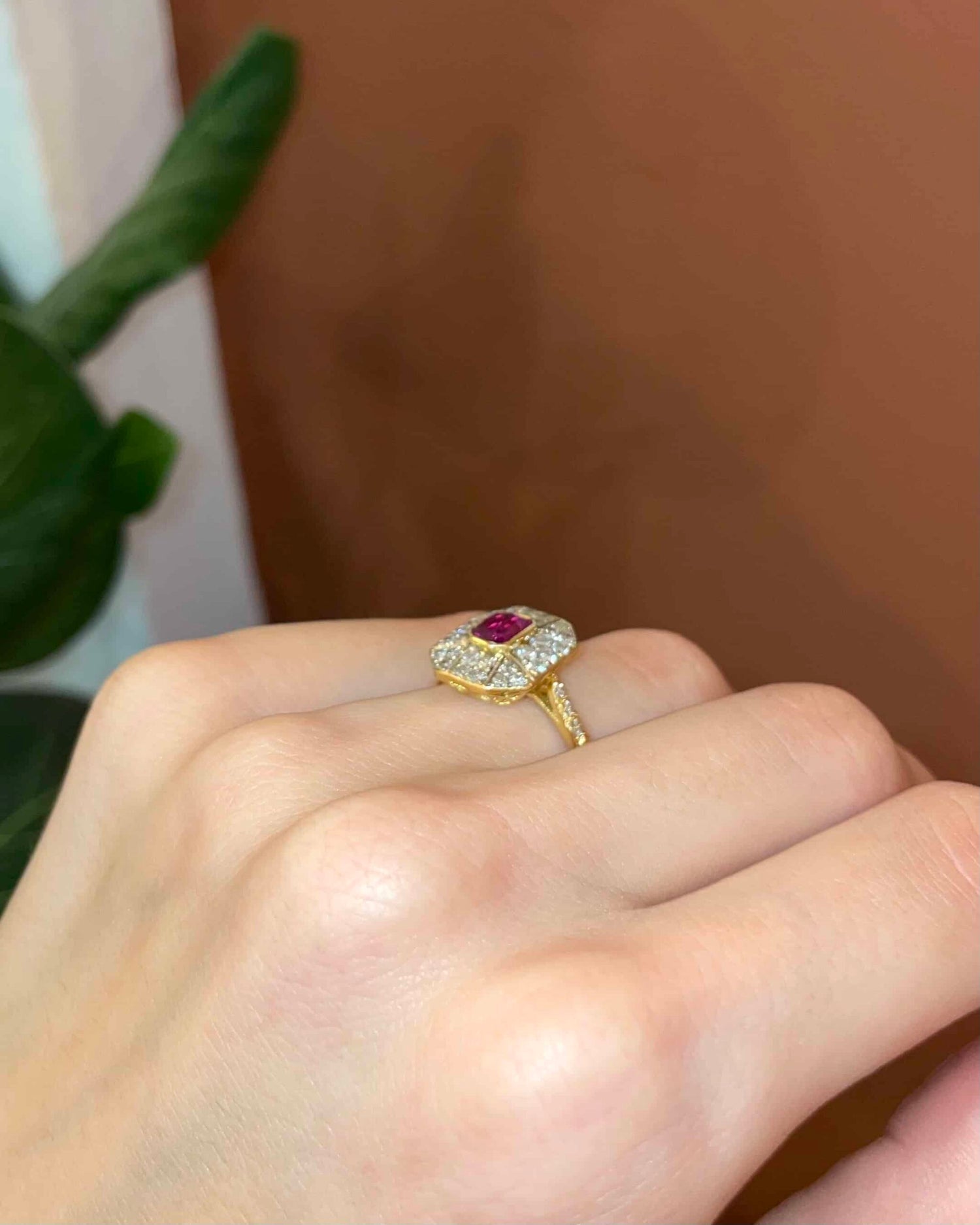 Bague Style Art-Déco Rubis 0.60 carat &amp; 36 Diamants &quot;Lancel&quot;