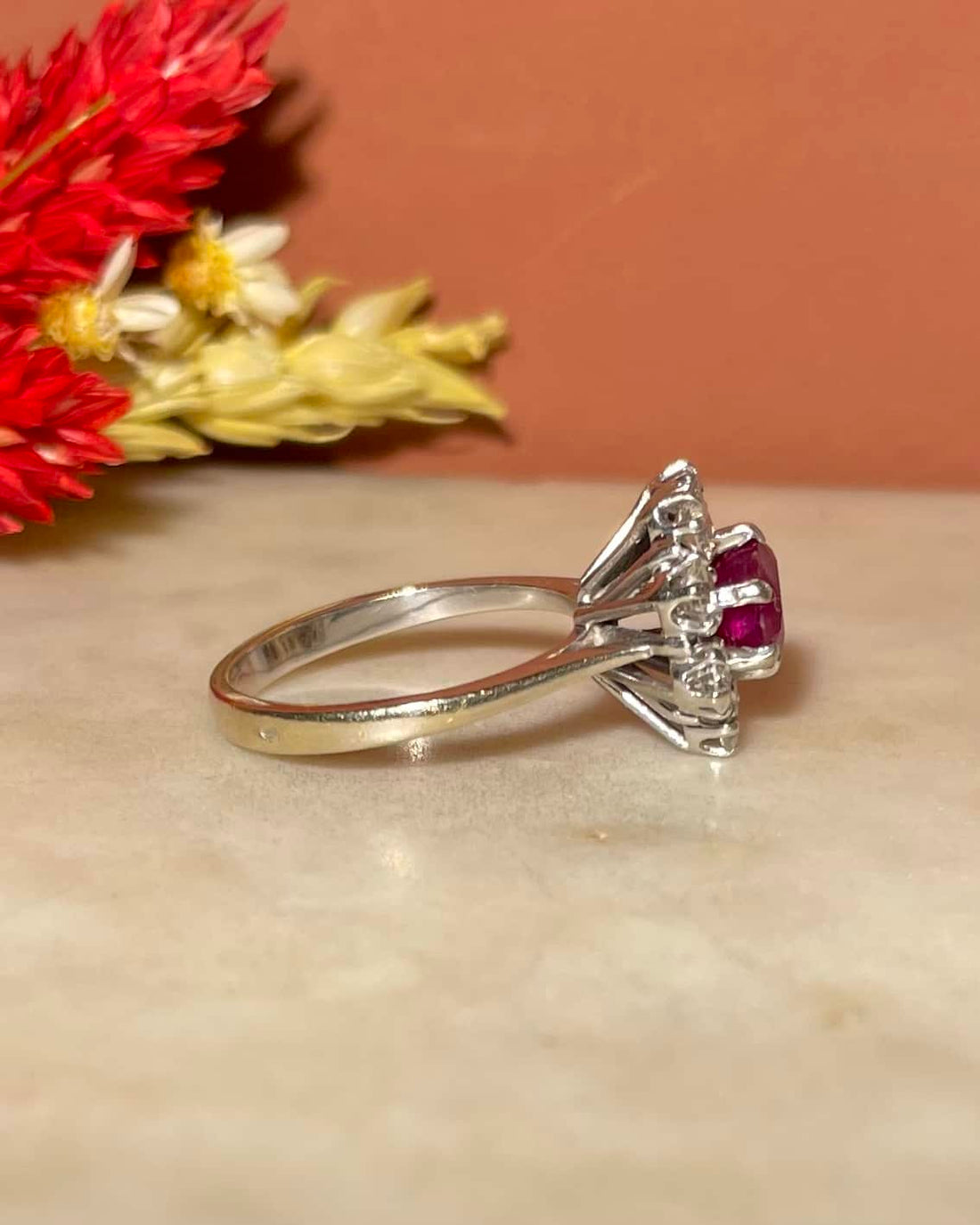 Bague Marguerite Rubis 1.10 Carat &amp; 8 Diamants &quot;Lyssandre&quot;