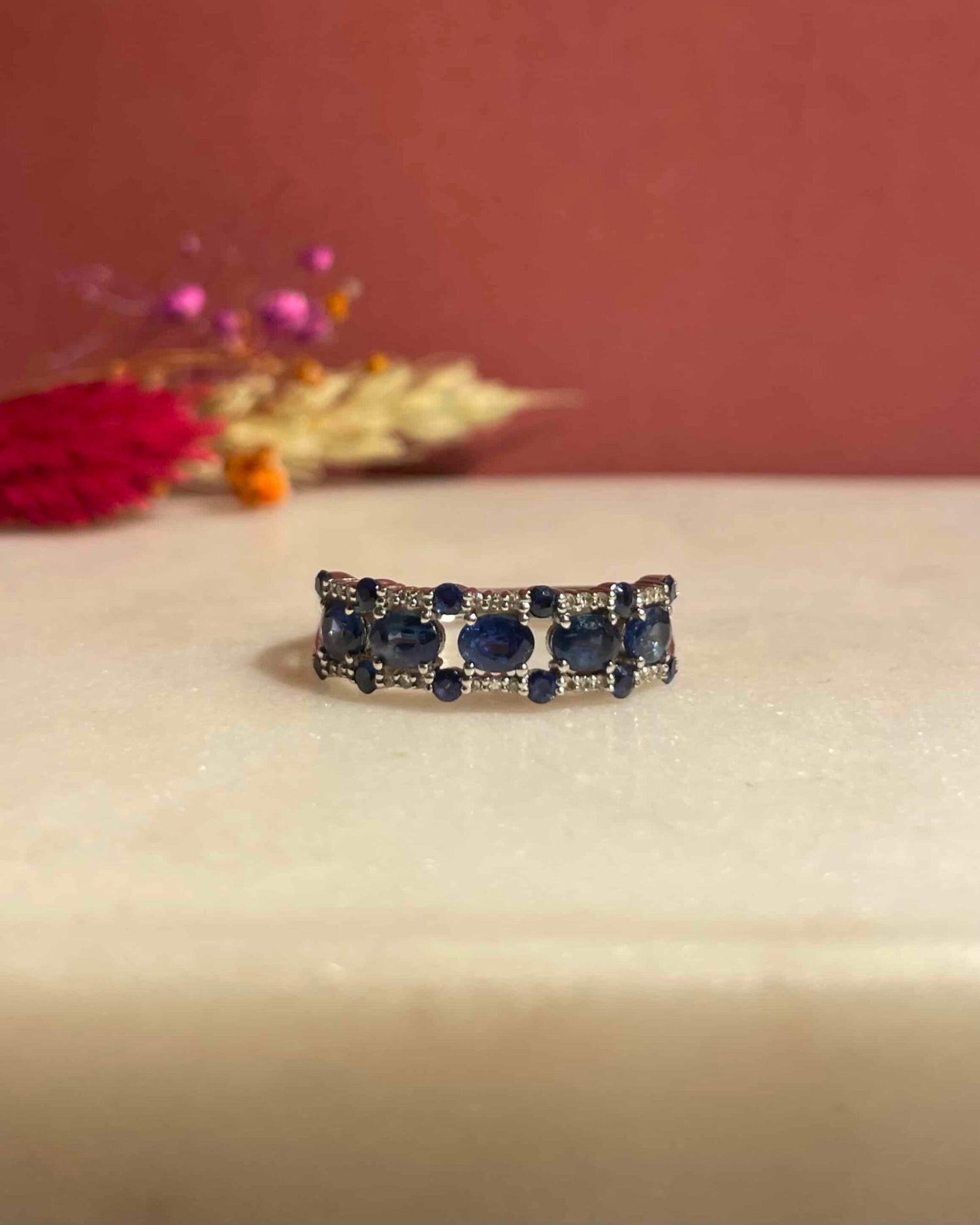 Bague Rivière Saphirs 1.30 Carat &amp; Diamants &quot;Genesis&quot;