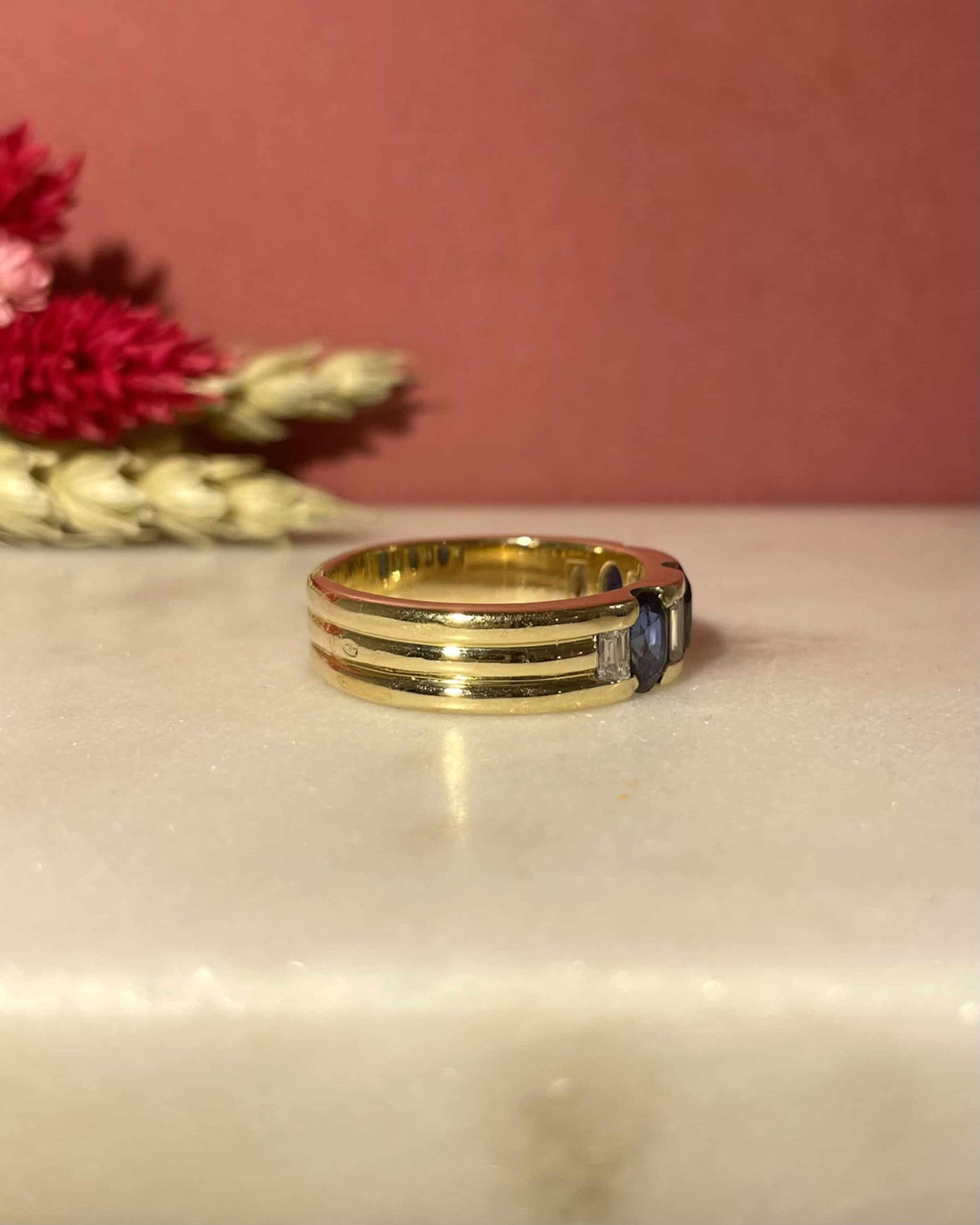 Bague Jonc Saphirs 1.80 carat, Diamants &amp;  Or 10.31 g &quot;Bertille&quot;