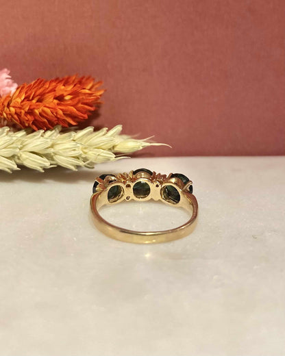 Bague Rivière Saphirs Verts 3.30 carats &amp; Diamants &quot;Rita&quot;