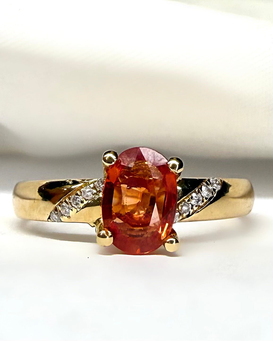 Bague Saphir Mandarine 0.90 carat &amp; Diamants "Camille" - Elliade Paris
