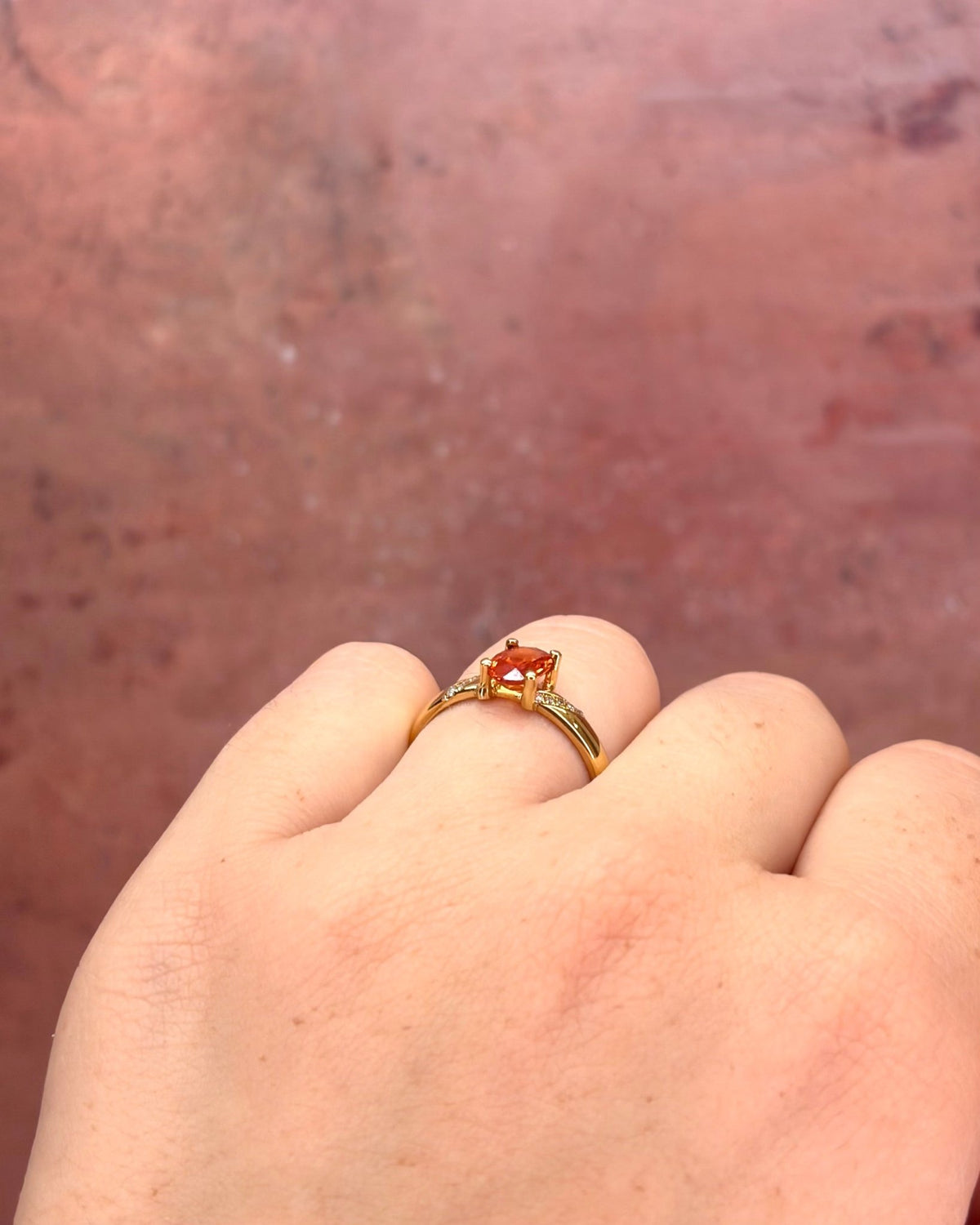 Bague Saphir Mandarine 0.90 carat &amp; Diamants "Camille" - Elliade Paris