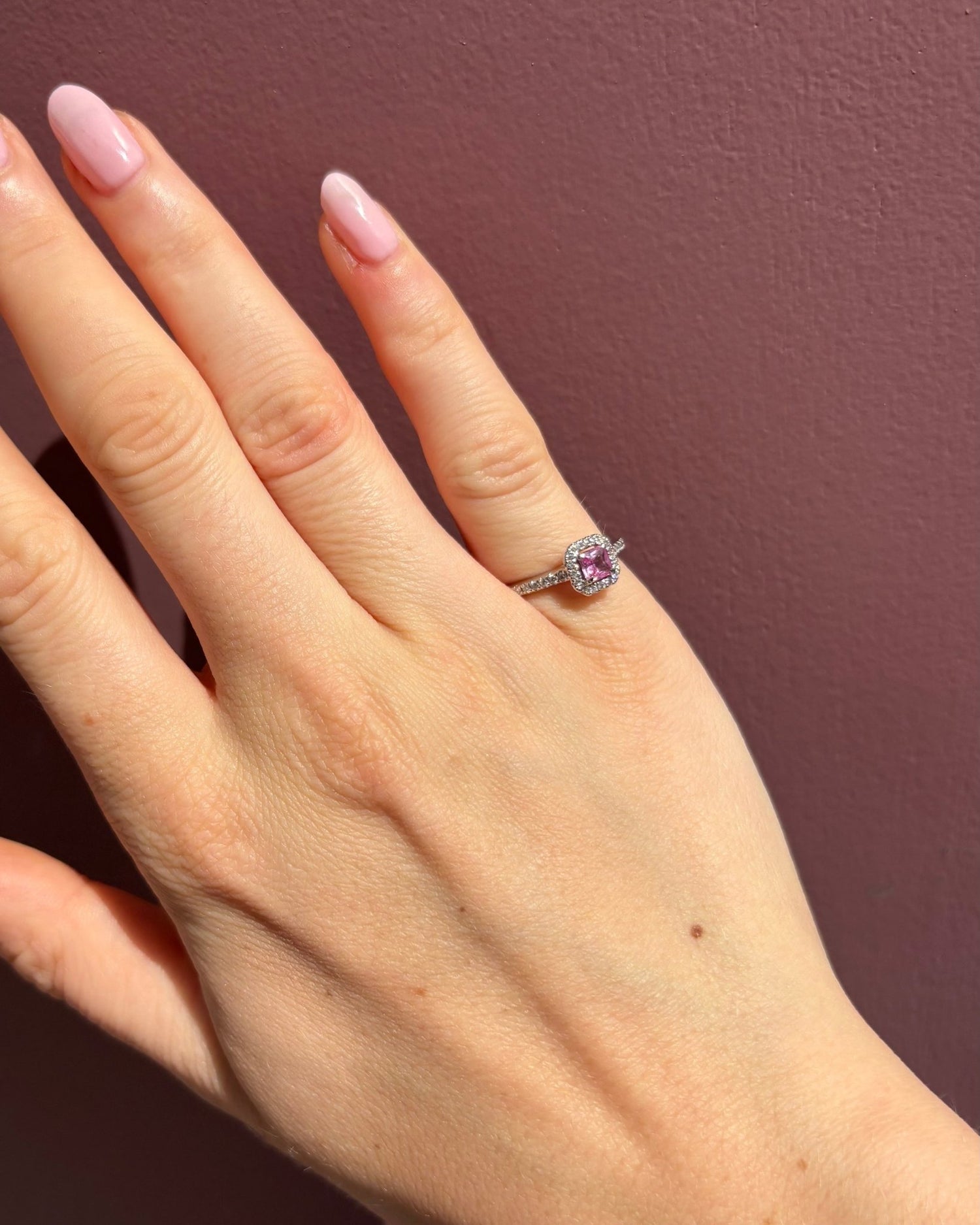 Bague Saphir Rose 0.45 carat &amp; Diamants &quot;Lilya&quot; - Elliade Paris