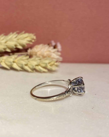 Bague Solitaire Saphir Lila 2.30 Carats &quot;Ilona&quot;