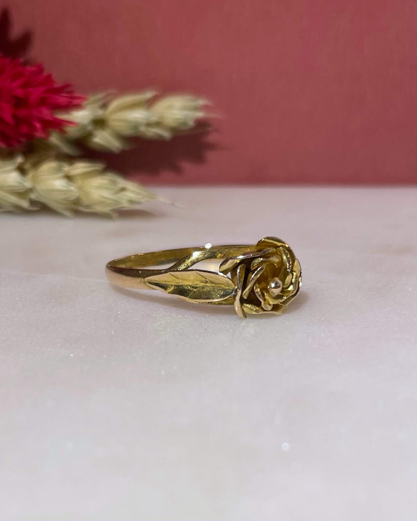 Anillo de flor "Faustyn" de oro amarillo de 18 quilates
