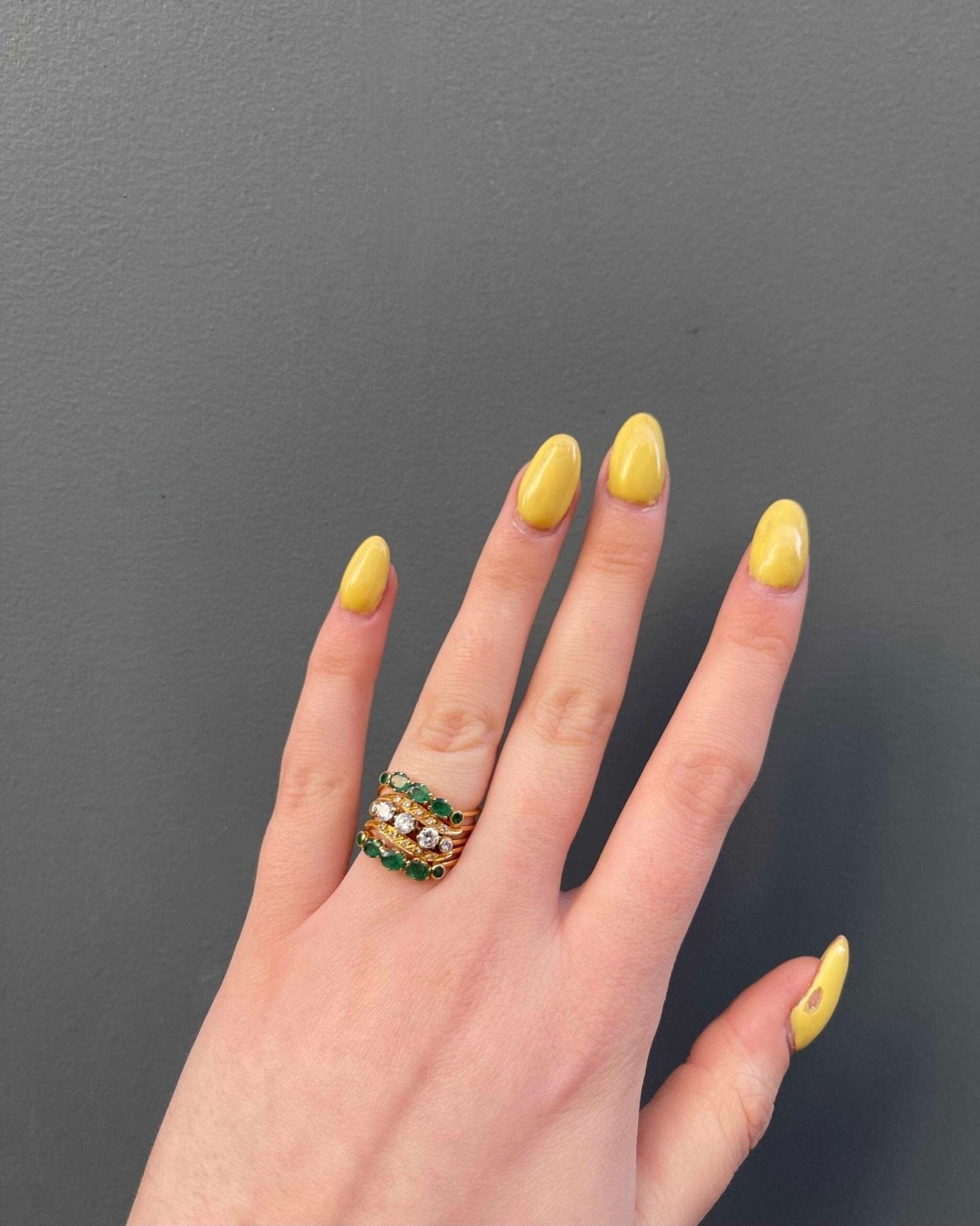 Bague Semainier Émeraudes 0.90 carat &amp; Diamants 0.63 carat "Sadia" - Elliade Paris