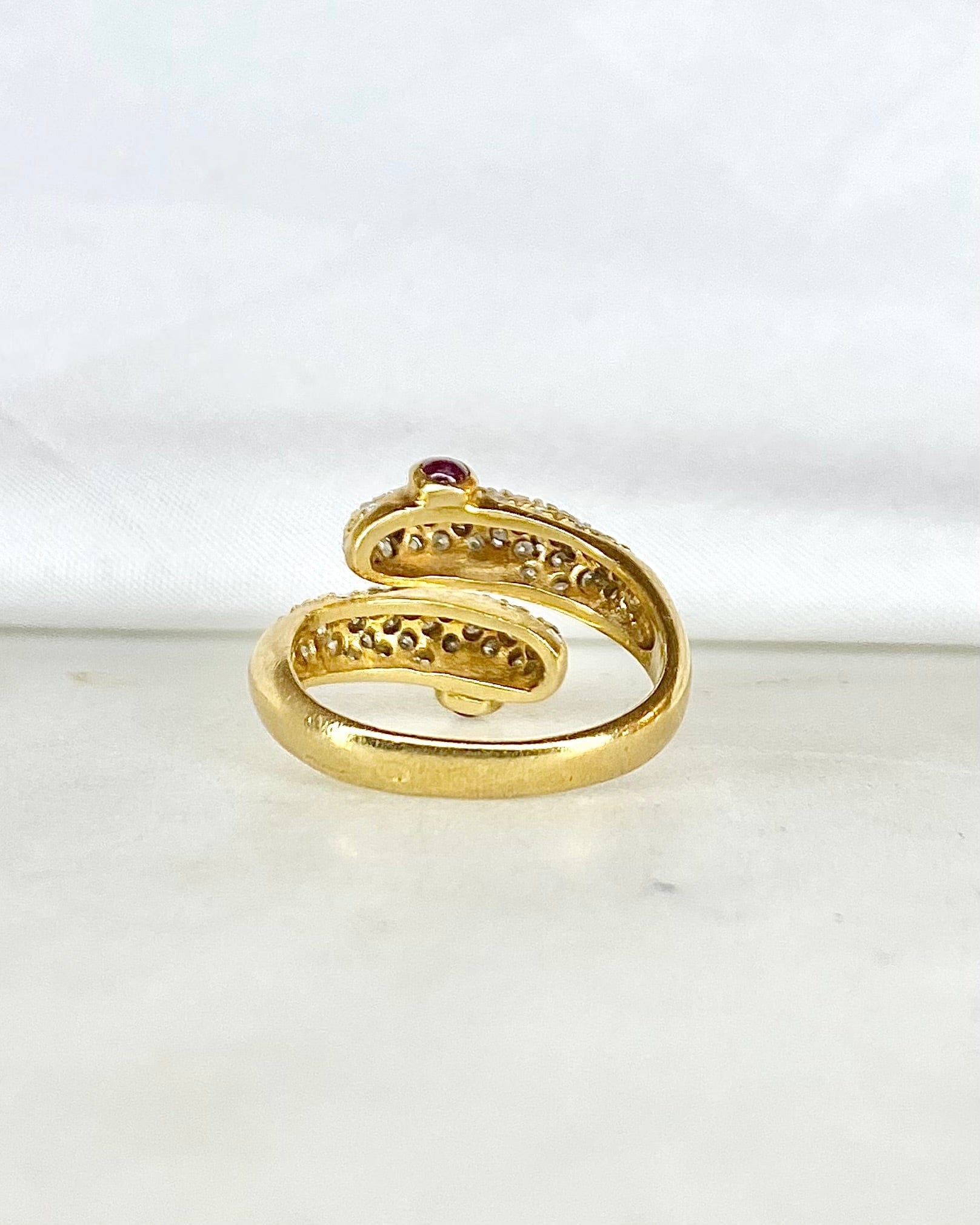 Bague Serpent Vintage Rubis &amp; Diamants 0.66 carat "Sierra" - Elliade Paris