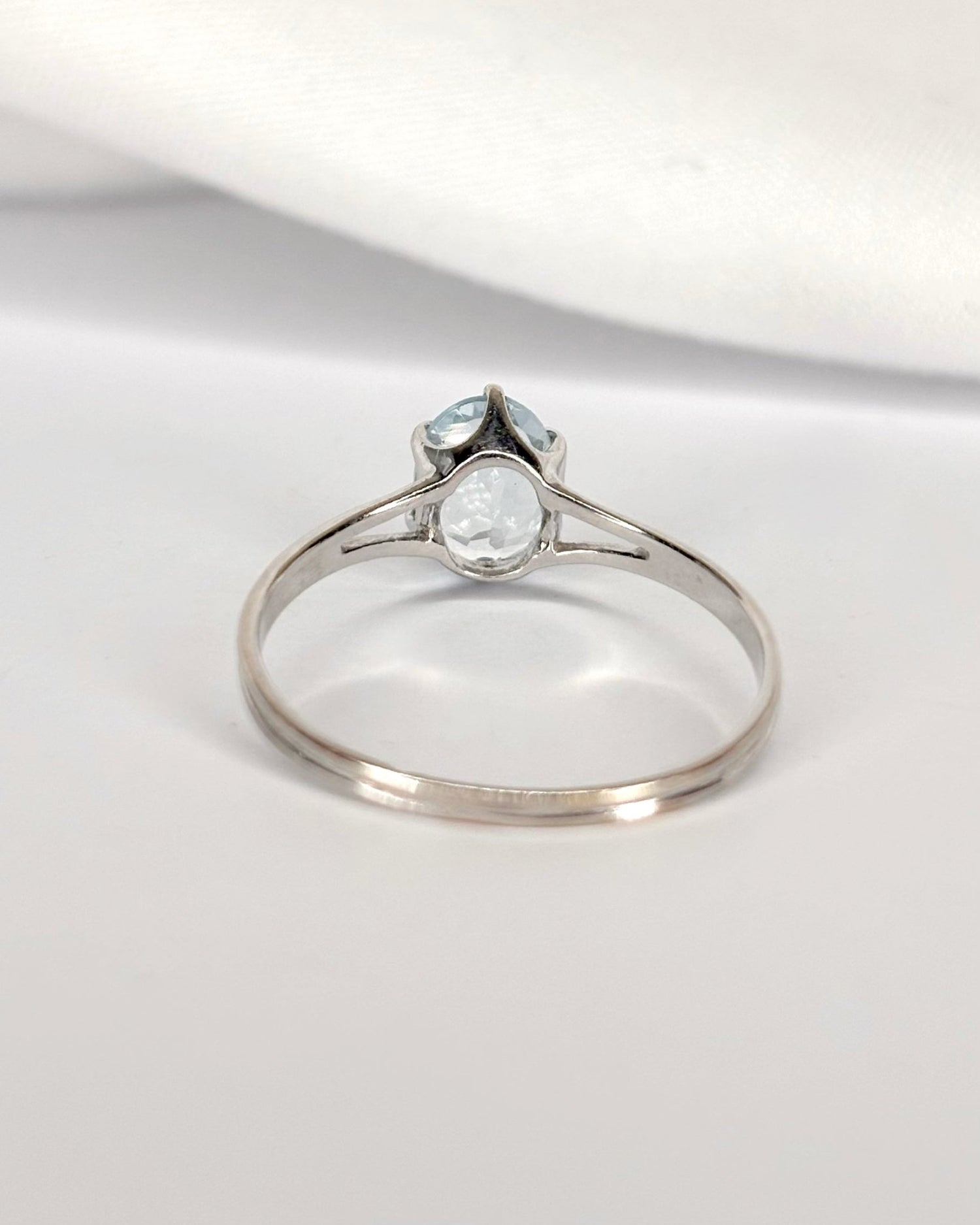 Bague Solitaire Aigue - Marine 0.56 carat “Mila" - Elliade Paris