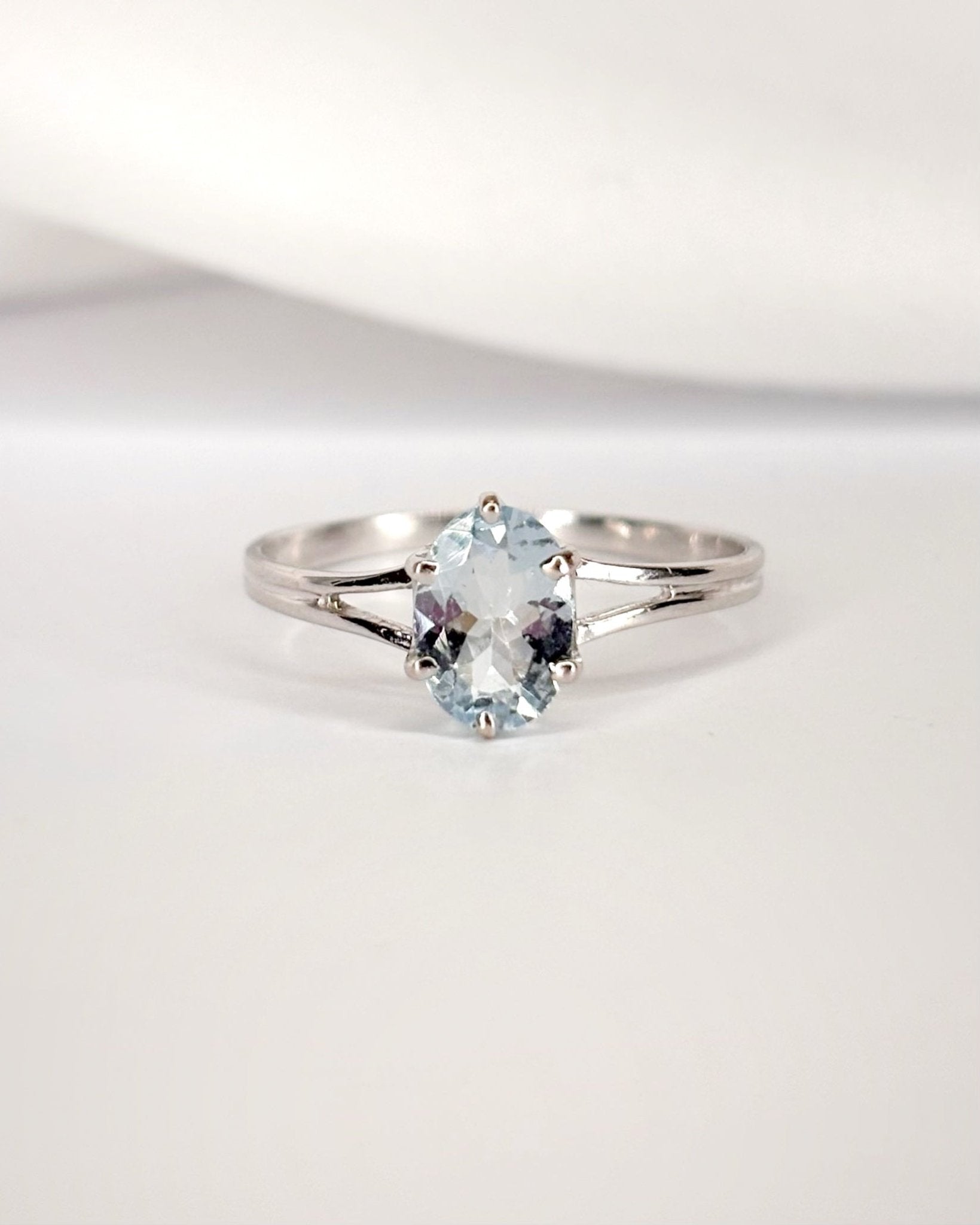 Bague Solitaire Aigue - Marine 0.56 carat “Mila" - Elliade Paris