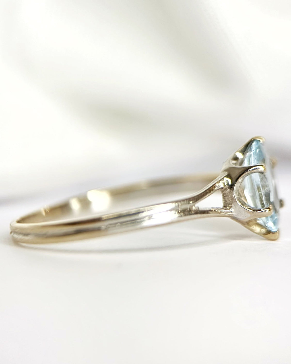 Bague Solitaire Aigue-Marine 0.56 carat "Mila" - Elliade Paris