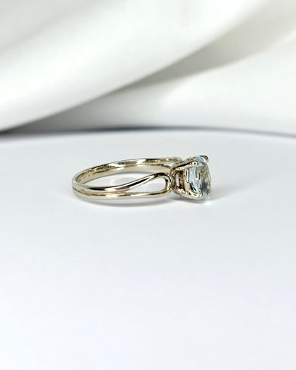 Bague Solitaire Aigue - Marine 0.60 carat “Sheryll” - Elliade Paris