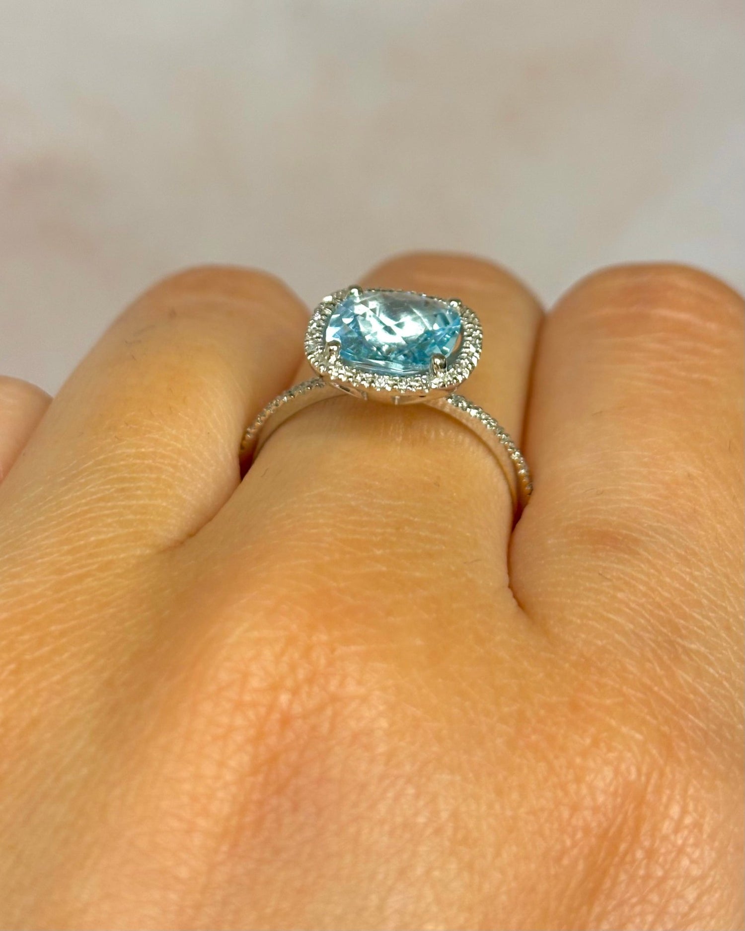 Bague Solitaire Aigue - Marine 1.68 carat &amp; Diamants "Martha" - Elliade Paris