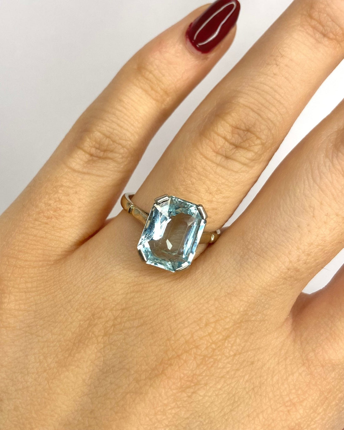 Bague Solitaire Aigue - Marine 4.35 carats "Ilda" - Elliade Paris