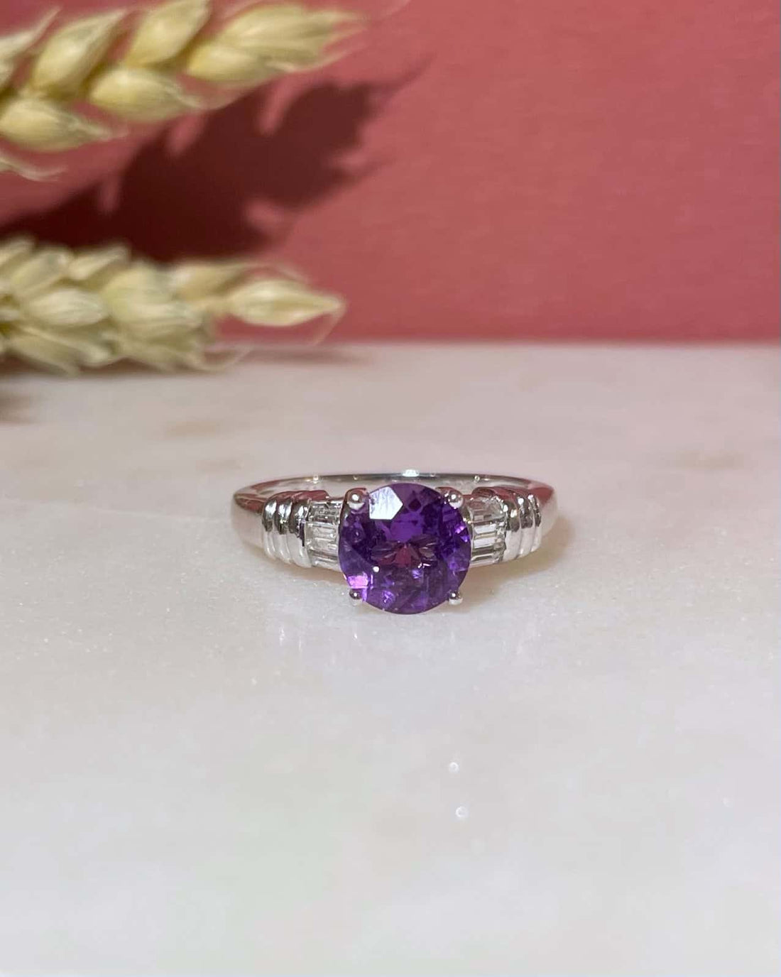 Anillo solitario de amatista y 6 diamantes &quot;Padmé&quot; 