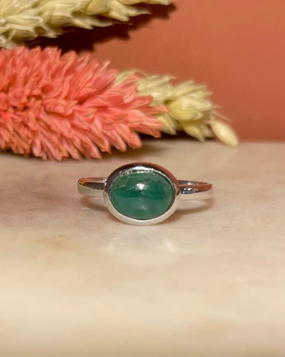 Bague Solitaire Emeraude Cabochon 0.75 carat &quot;Ilia&quot;