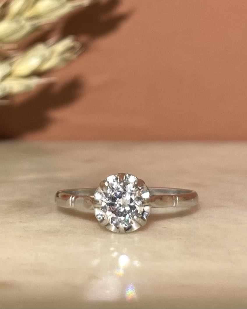 Bague Solitaire Art Déco Diamant 0.65 carat &quot;Manon&quot; - Elliade Paris