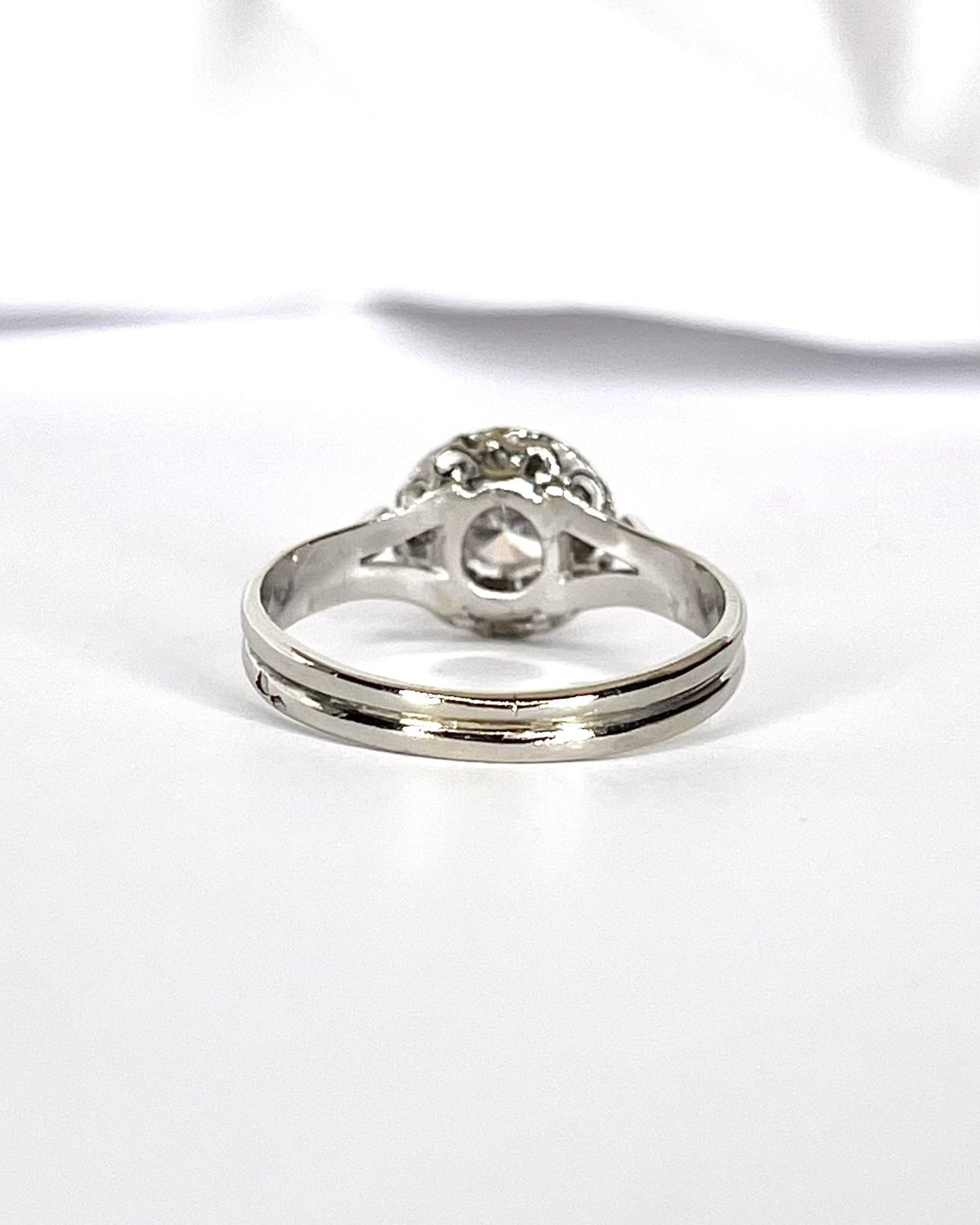 Bague Solitaire Art - Déco Diamant 0.75 carat "Sylvie" - Elliade Paris