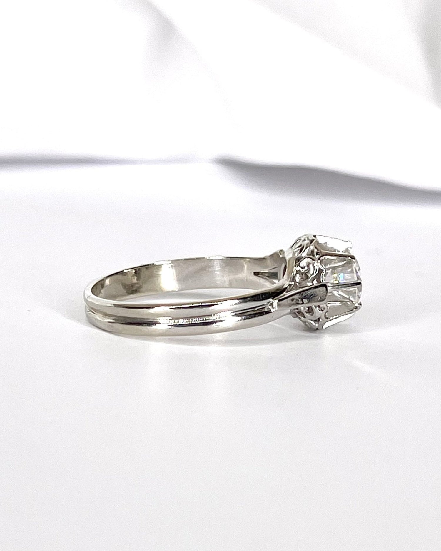 Bague Solitaire Art - Déco Diamant 0.75 carat "Sylvie" - Elliade Paris