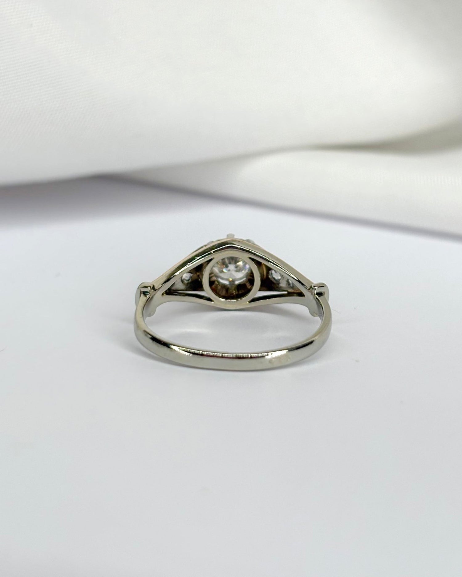 Bague Solitaire Art Déco Diamants 0.49 carat &quot;Romane&quot; - Elliade Paris