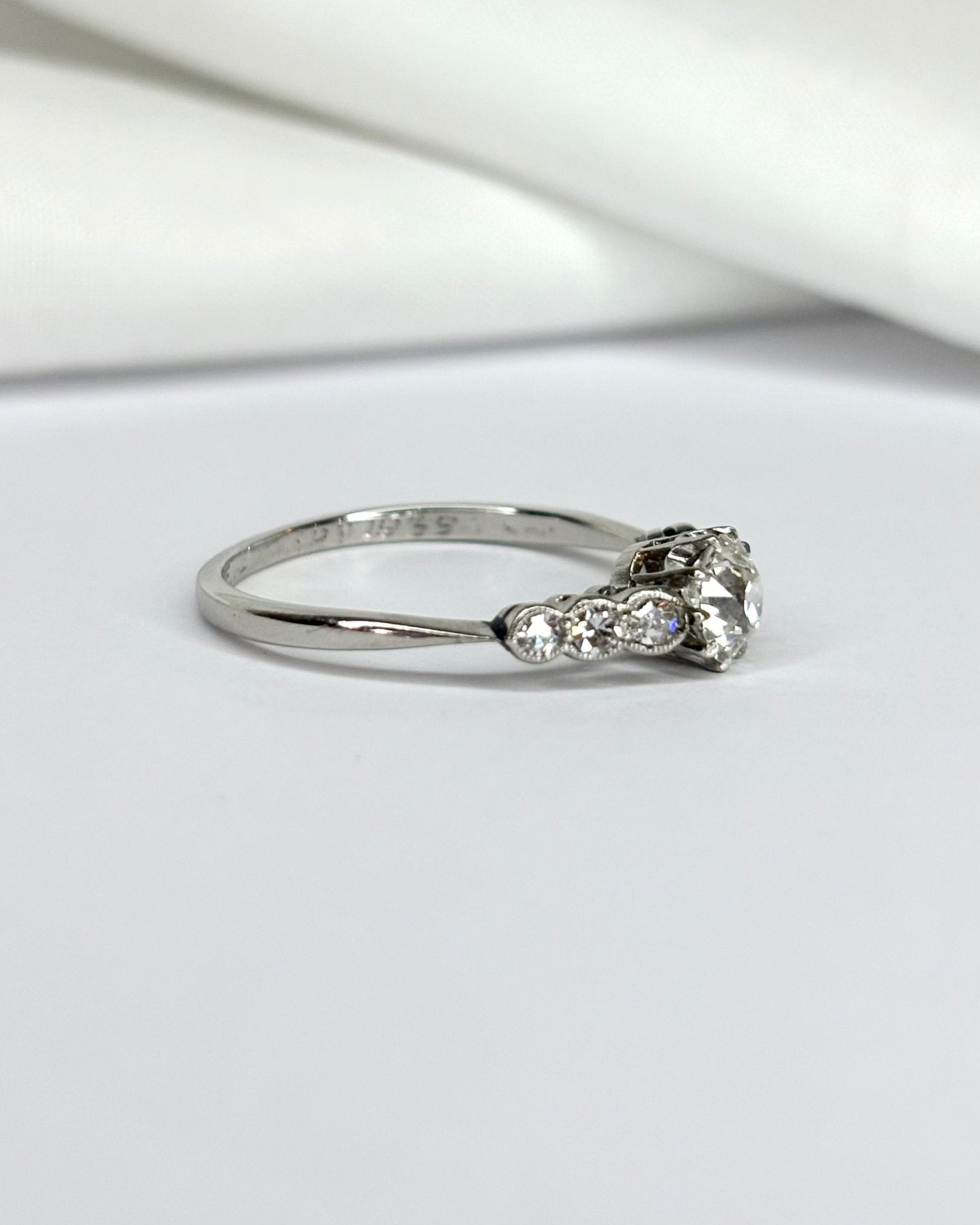 Bague Solitaire Art - déco Diamants 0.59 carat &quot;Maeve&quot; - Elliade Paris