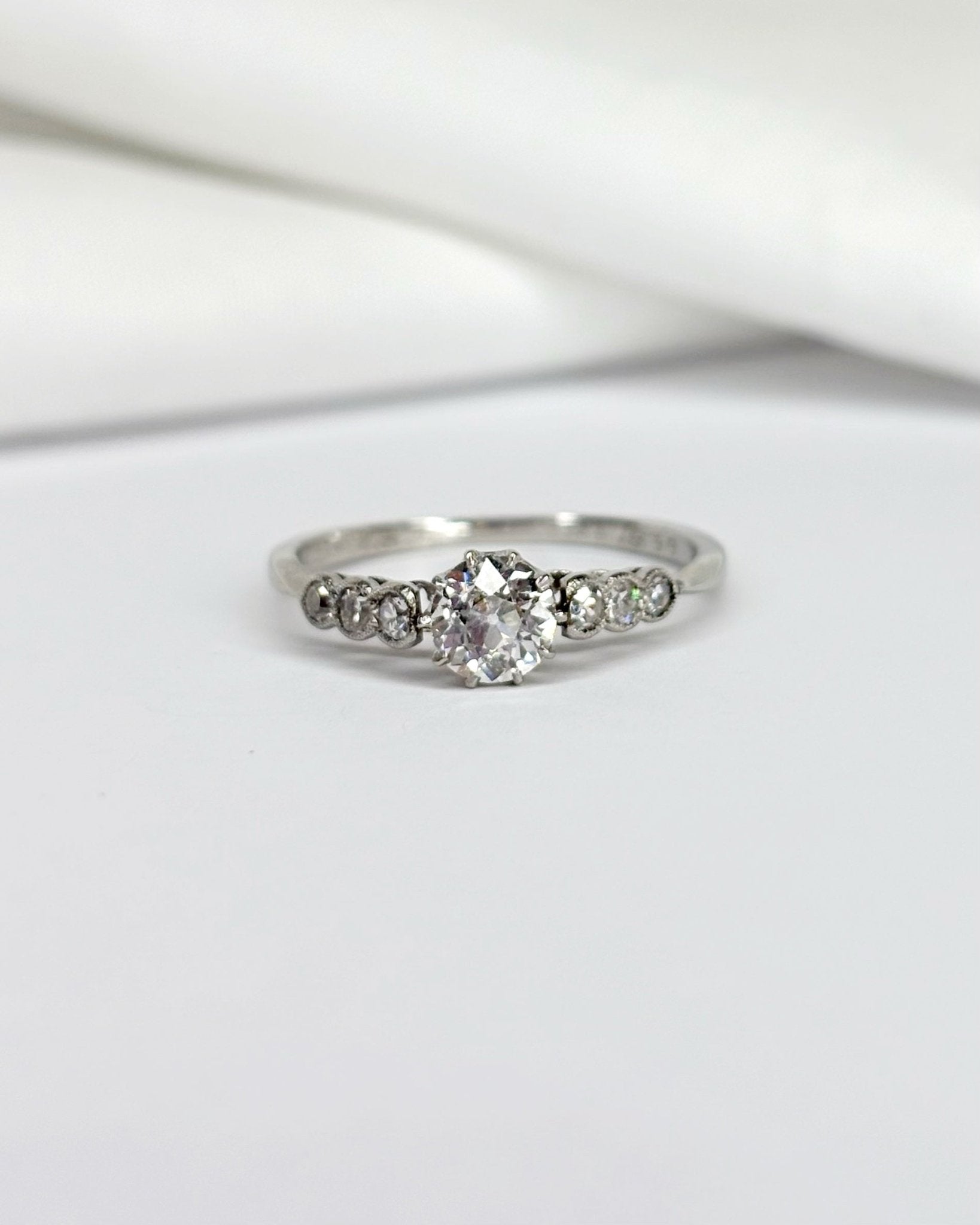 Bague Solitaire Art - déco Diamants 0.59 carat &quot;Maeve&quot; - Elliade Paris