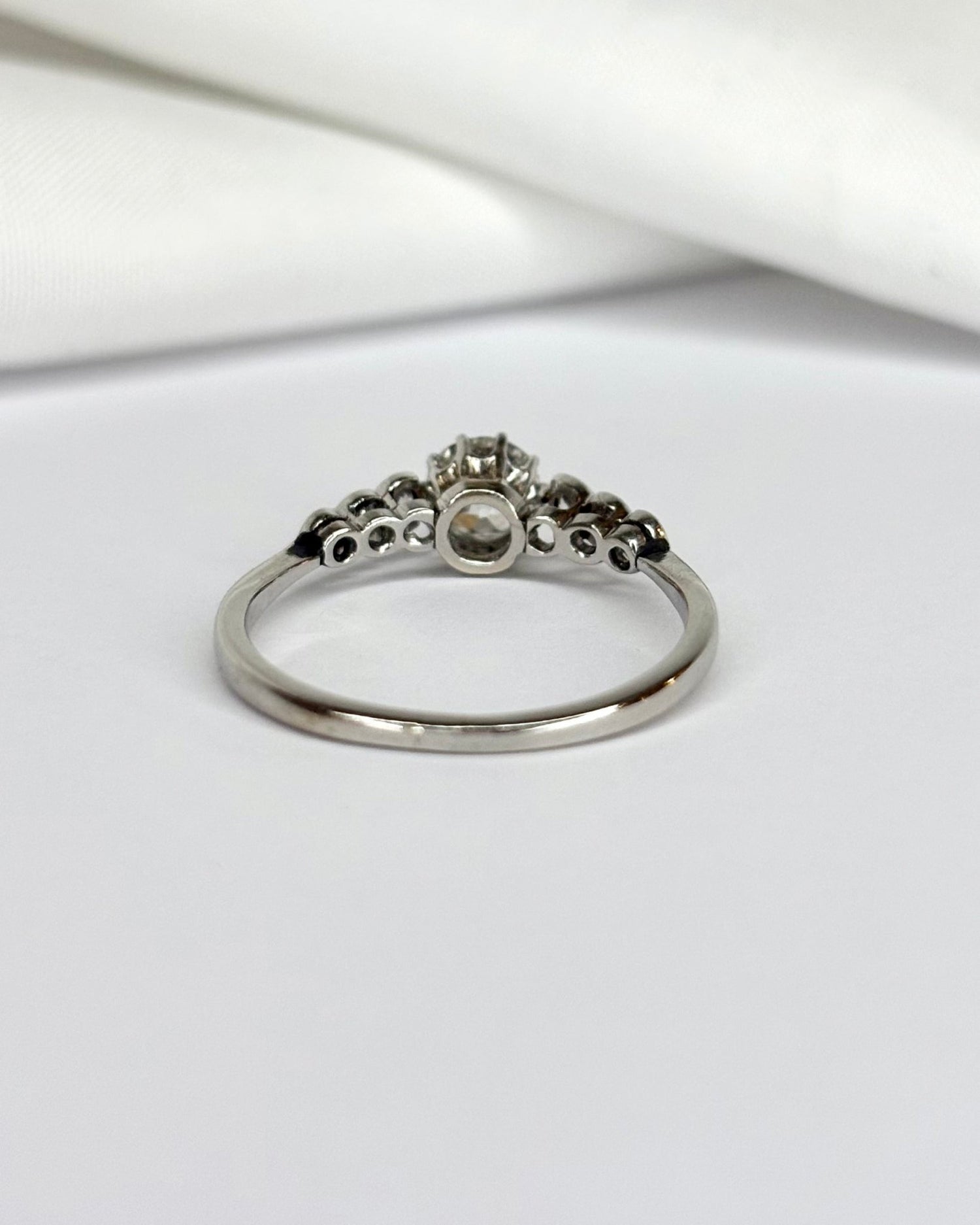 Bague Solitaire Art - déco Diamants 0.59 carat &quot;Maeve&quot; - Elliade Paris