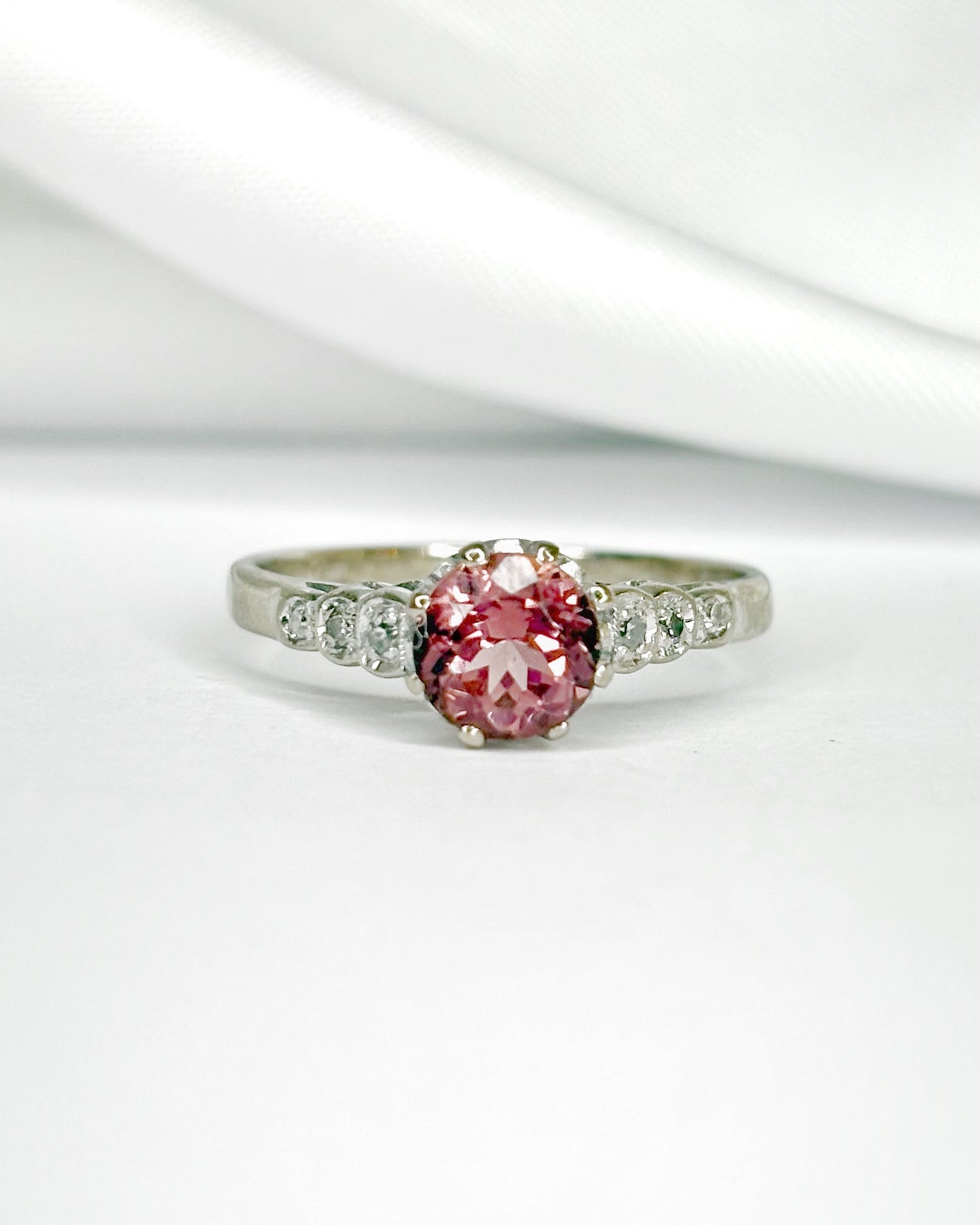 Bague Solitaire Art - déco Tourmaline 0.90 carat &amp; Diamants "Sandra" - Elliade Paris