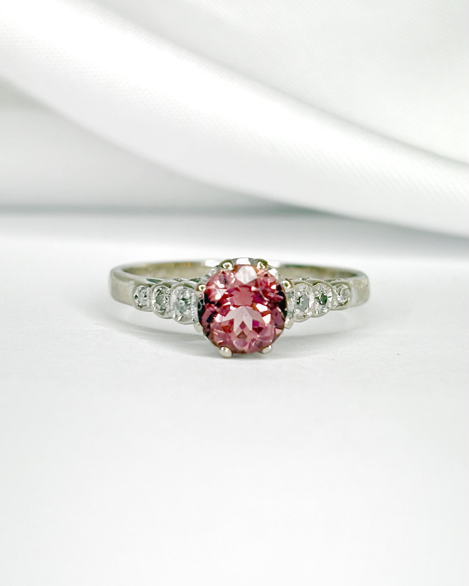 Bague Solitaire Art - déco Tourmaline 0.90 carat &amp; Diamants "Sandra" - Elliade Paris